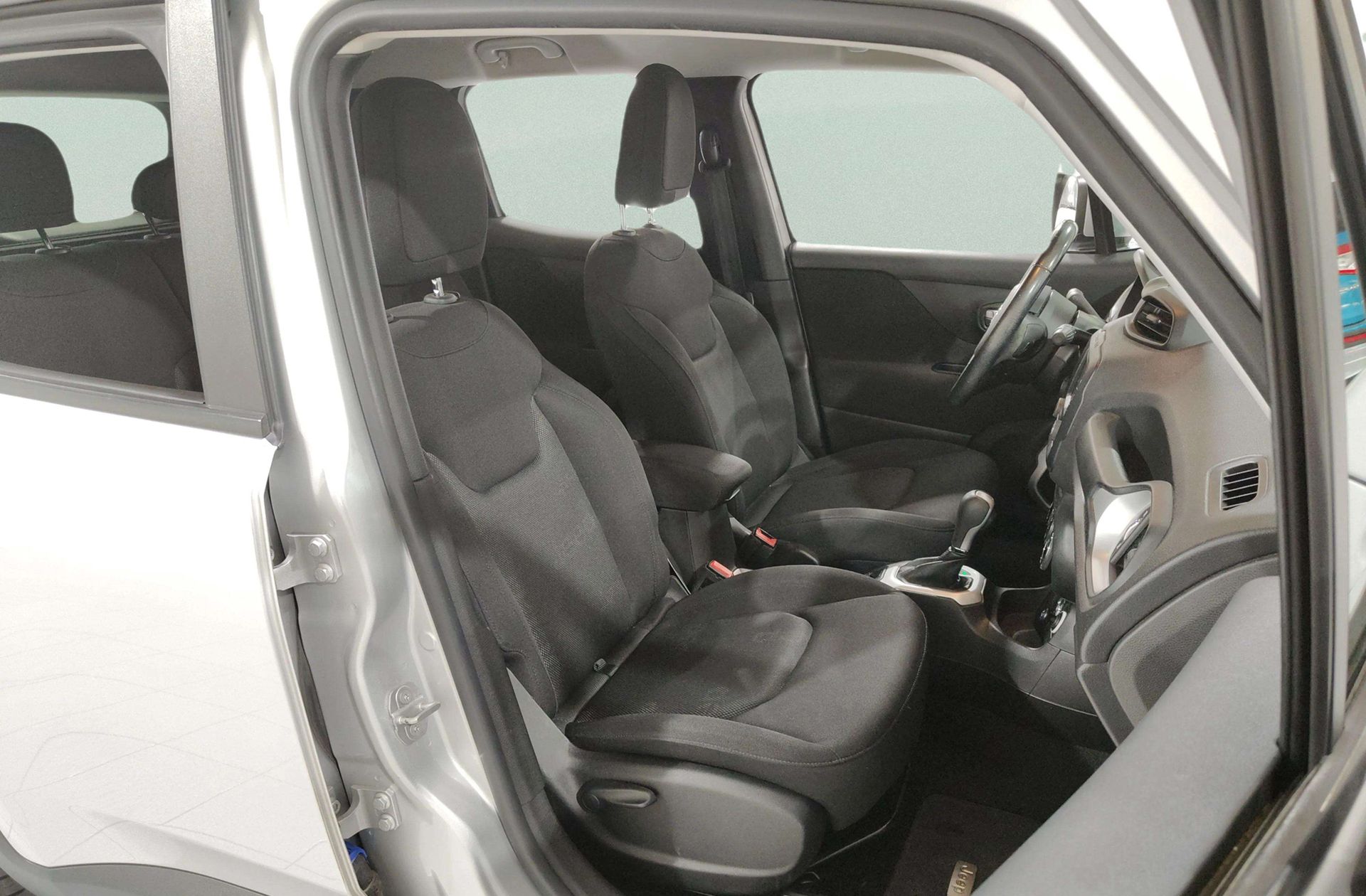 Jeep Renegade 1.6 MultiJet Longitude 4x2 Ddct E6 - foto 13