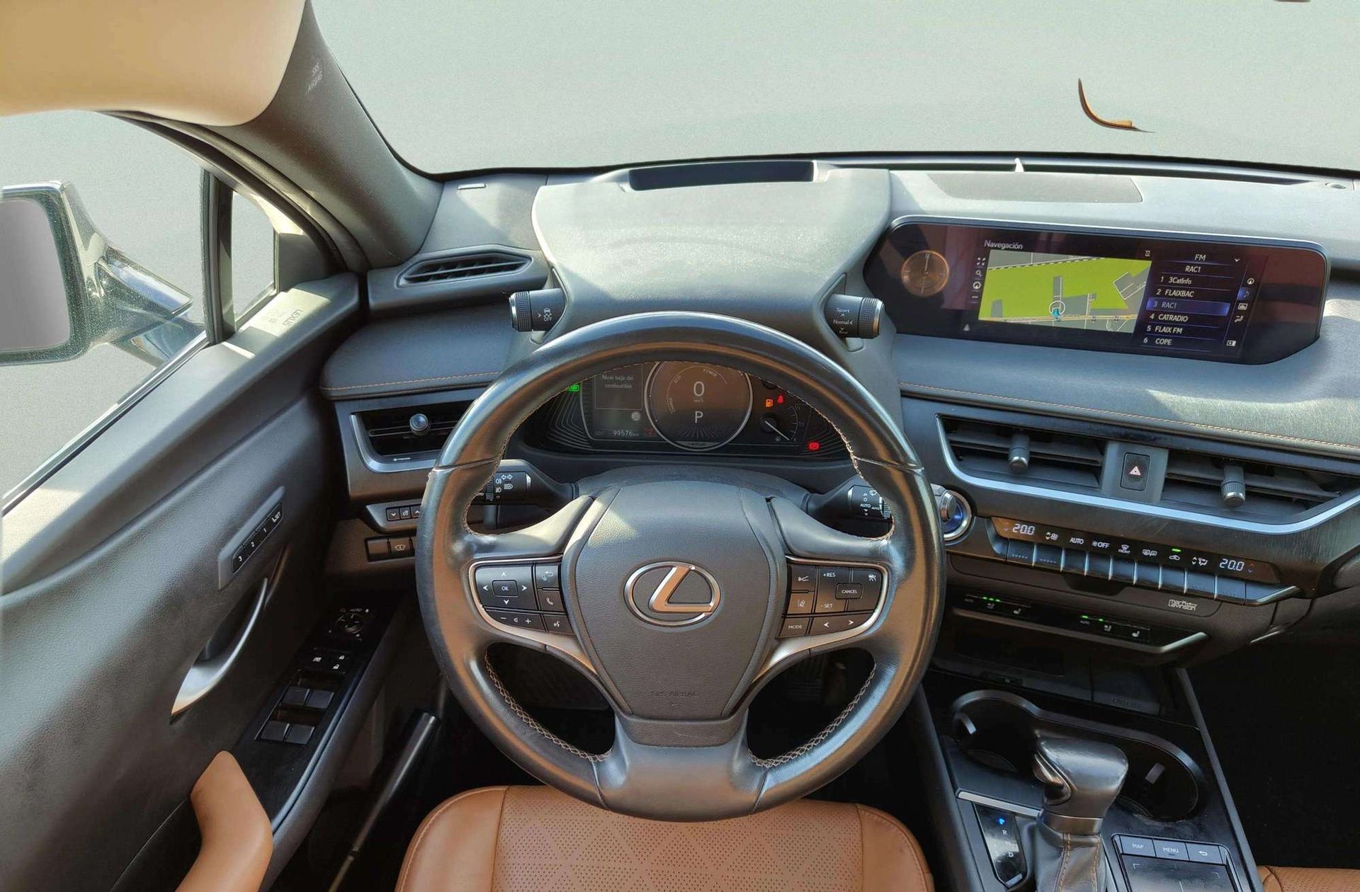 Lexus UX 250h Luxury - foto 29
