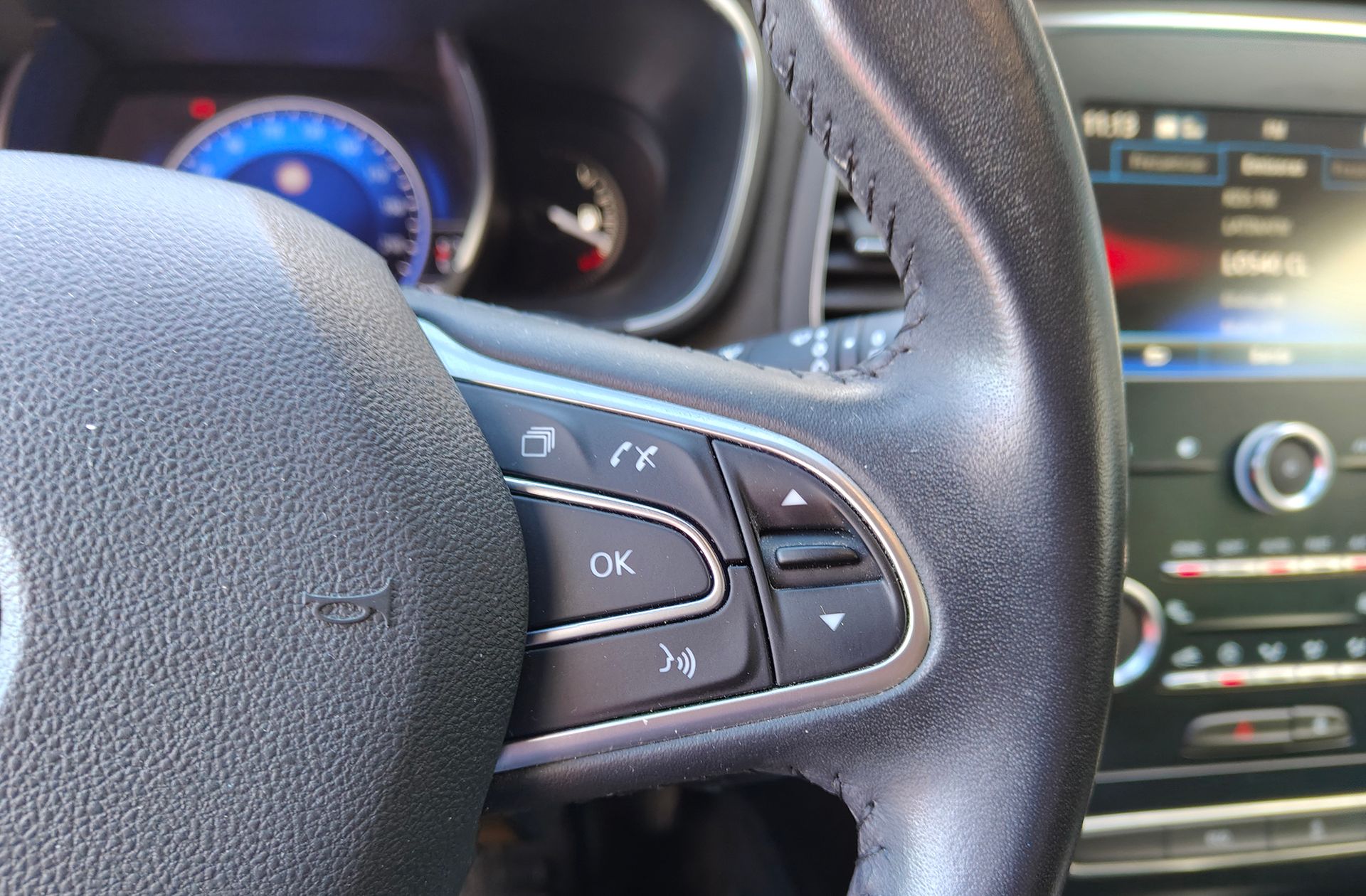 Renault Mégane Zen TCe GPF - foto 24