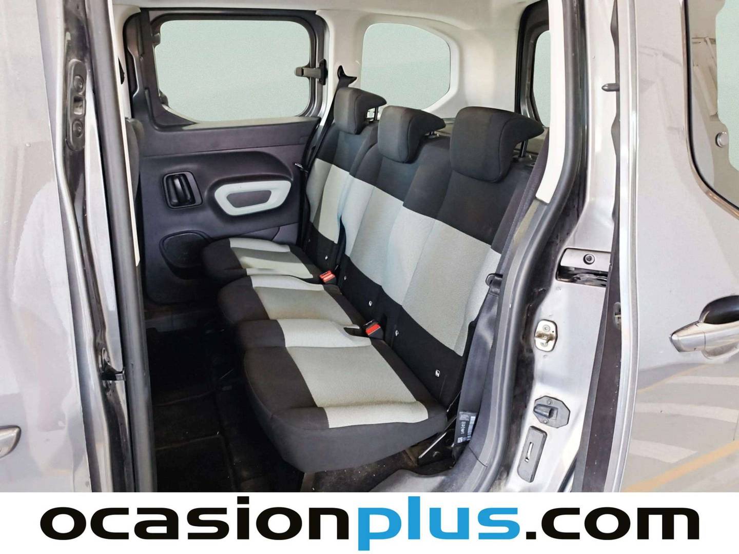 Foto asientos traseros Citroën Berlingo Citroën Berlingo Combi PureTech 110 S&S Talla M 100 Años (110 CV)