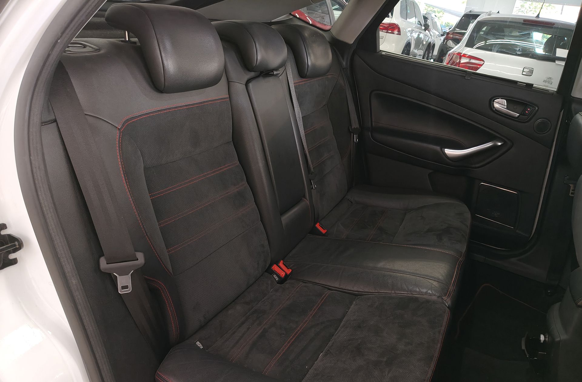 Ford Mondeo 2.0 EcoBoost 203 Titanium S Powershift - foto 18