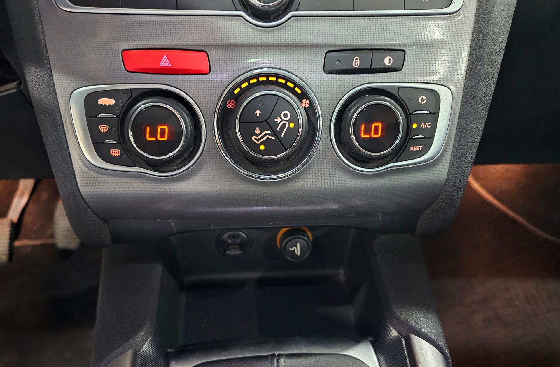Citroën C4 BlueHDi 120 Shine - foto 35