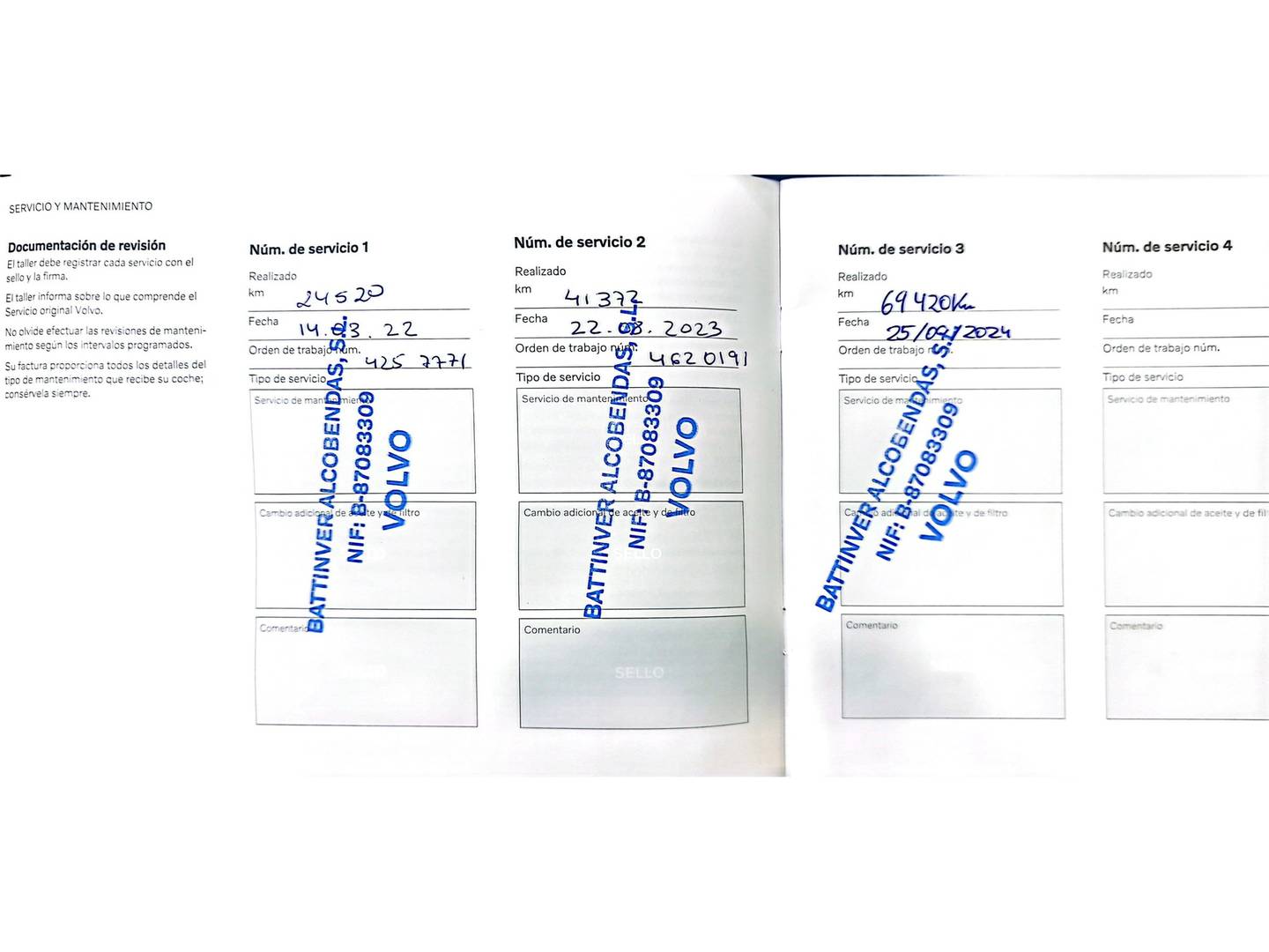 Foto Volvo XC40 Volvo XC40 T3 Momentum Pro Auto (163 CV)