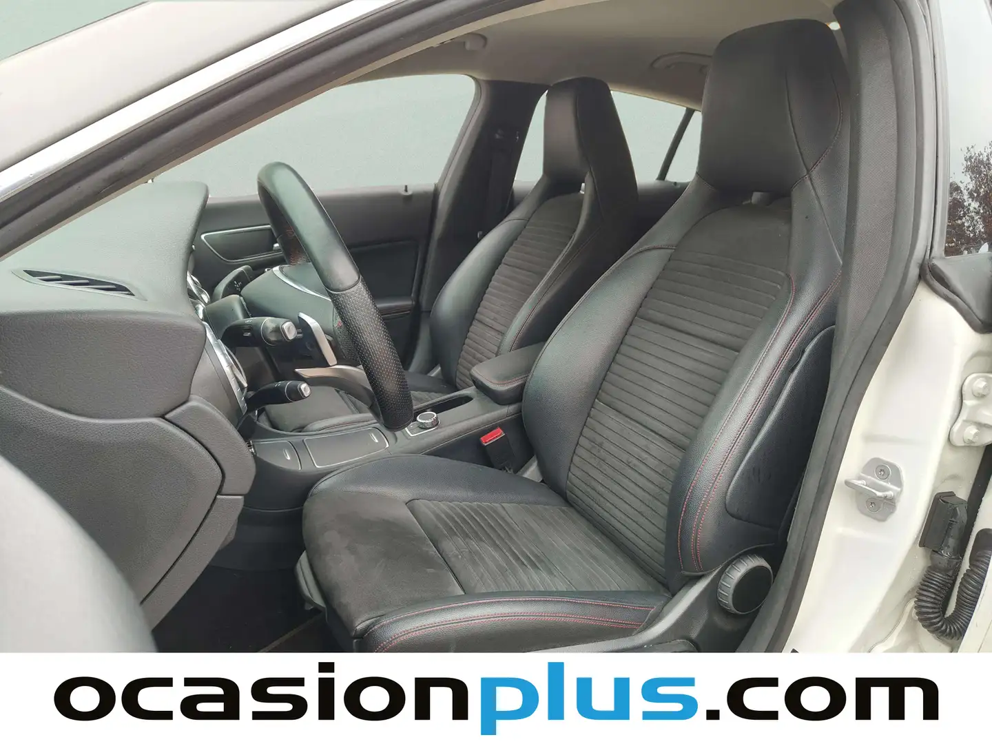 Foto Mercedes CLA Mercedes-Benz CLA Shooting Brake CLA Shooting Brake CLA 200 d (136 CV) Pack AMG