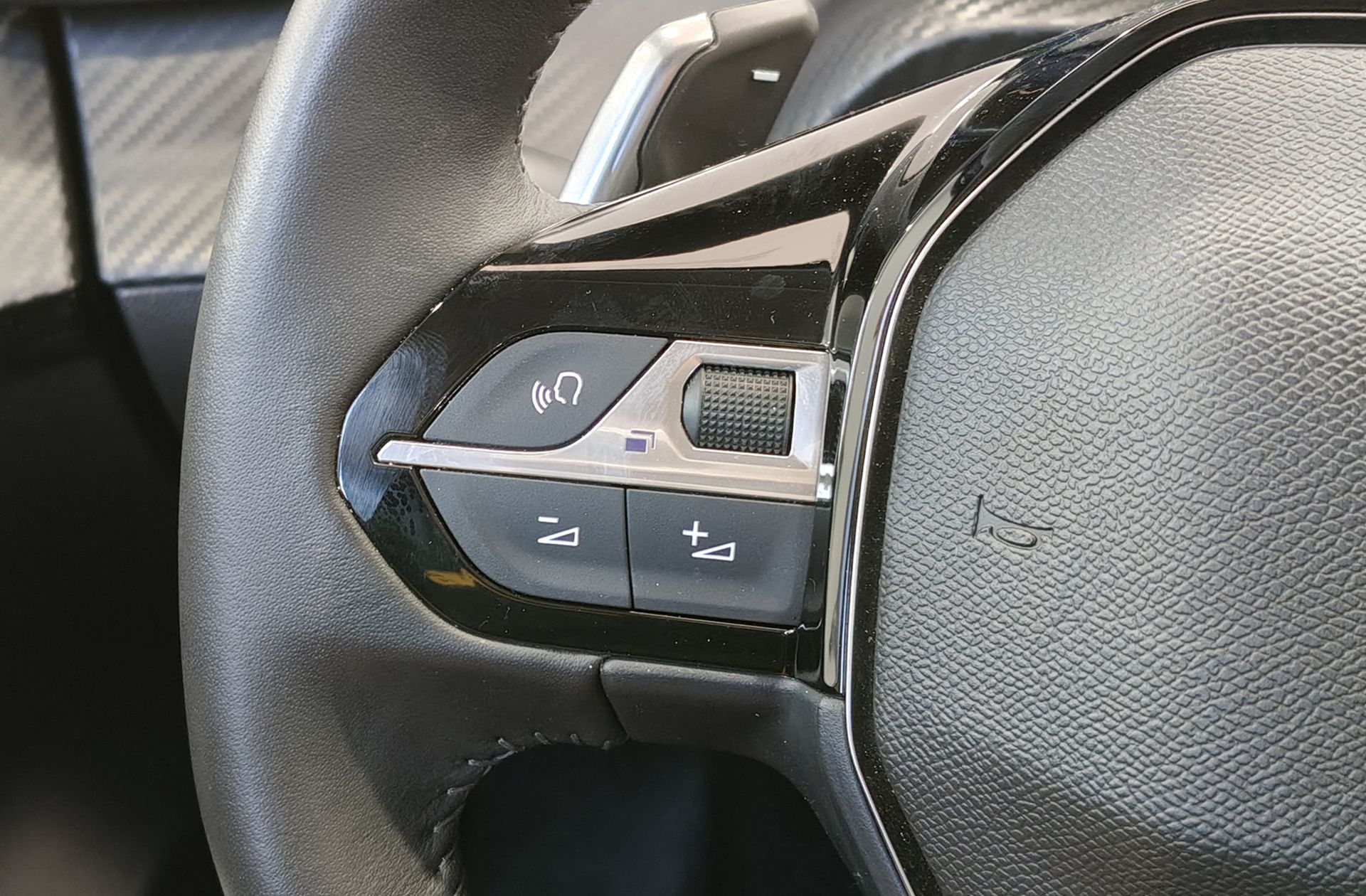 Peugeot 208 Style Hybrid 110 eDCS6 - foto 27