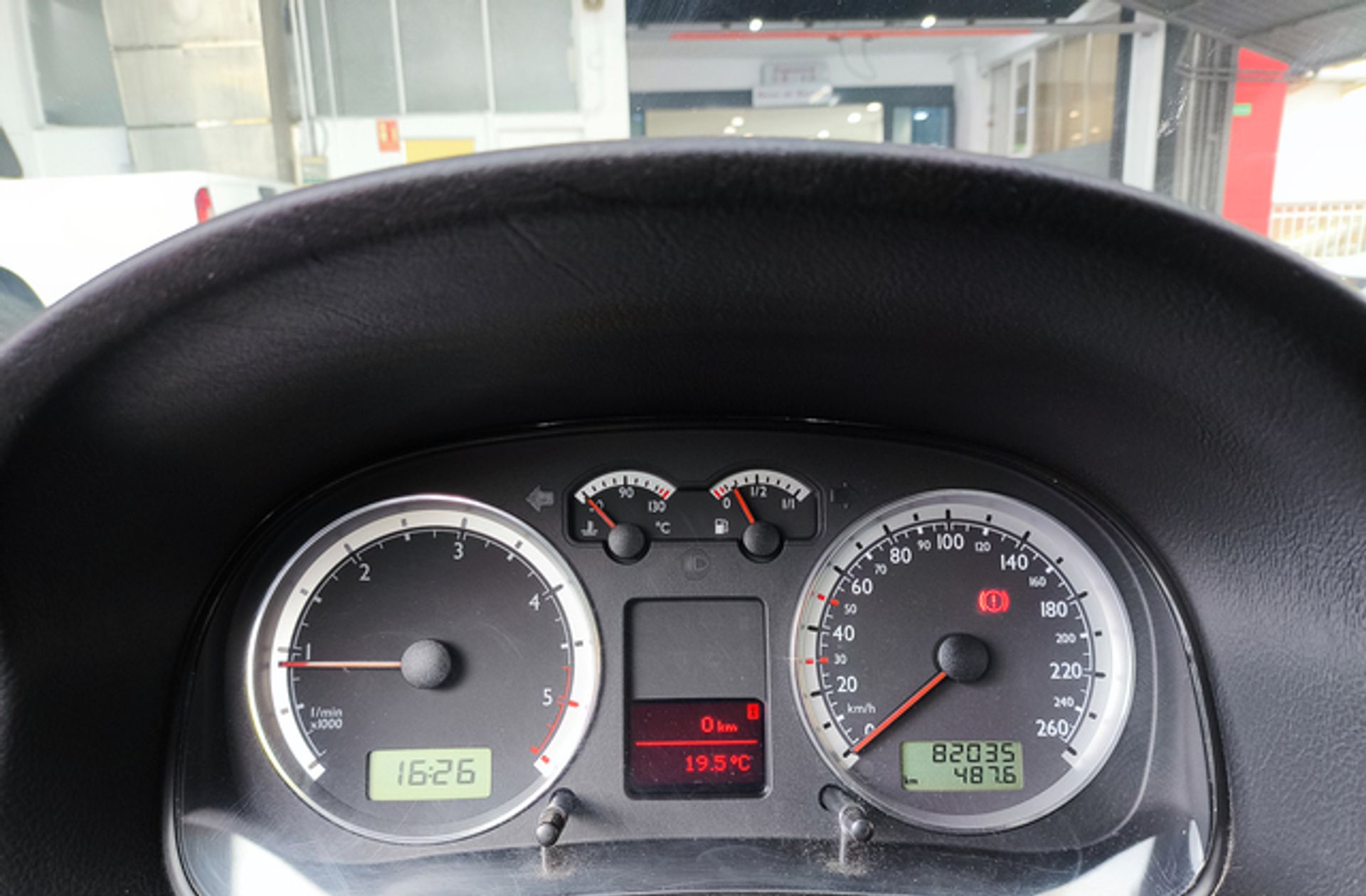 Volkswagen Golf Advance 1.9 TDI - foto 19