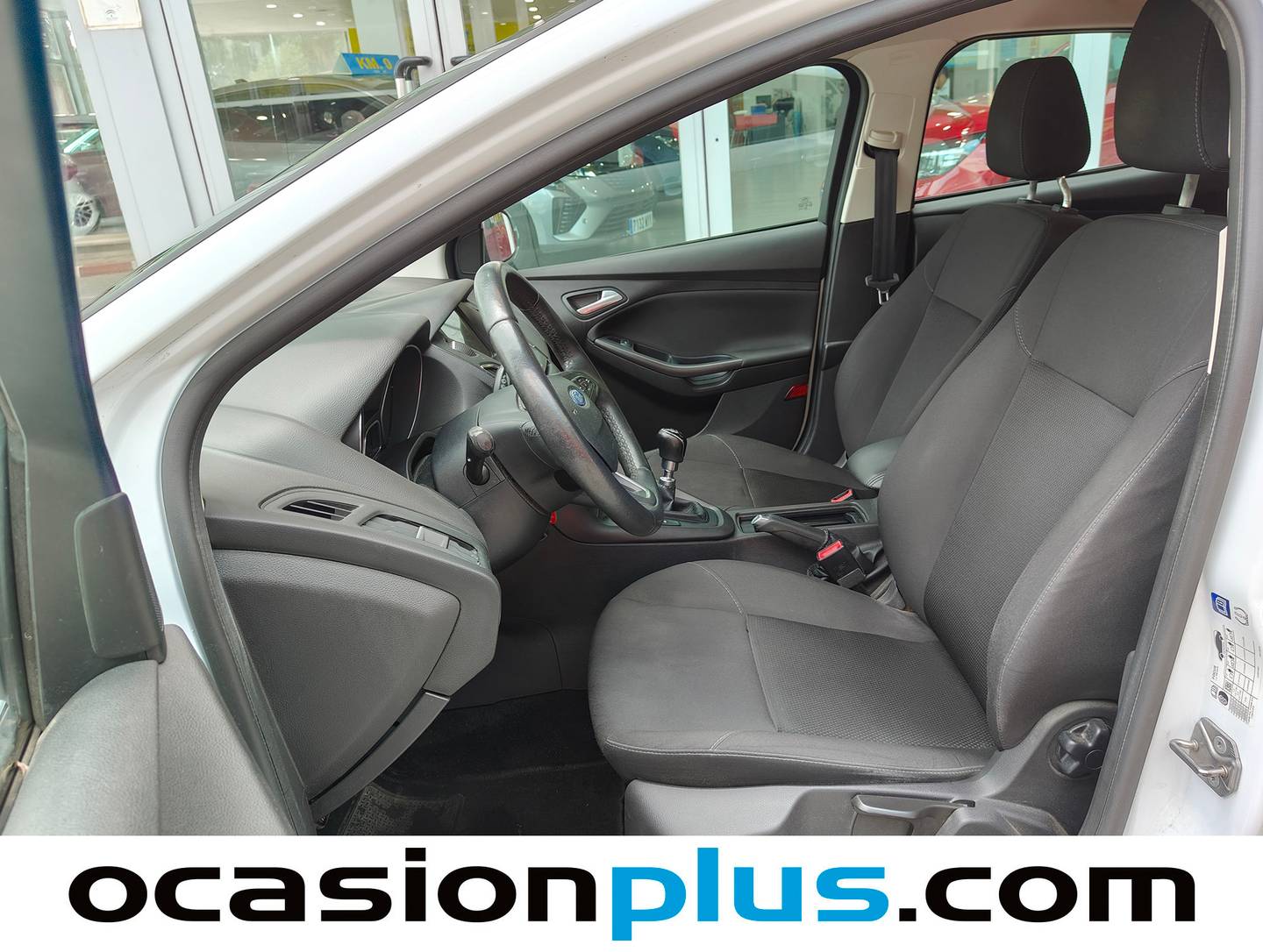 Foto asientos delanteros Ford Focus Ford Focus 1.5 TDCi Business  (120 CV)