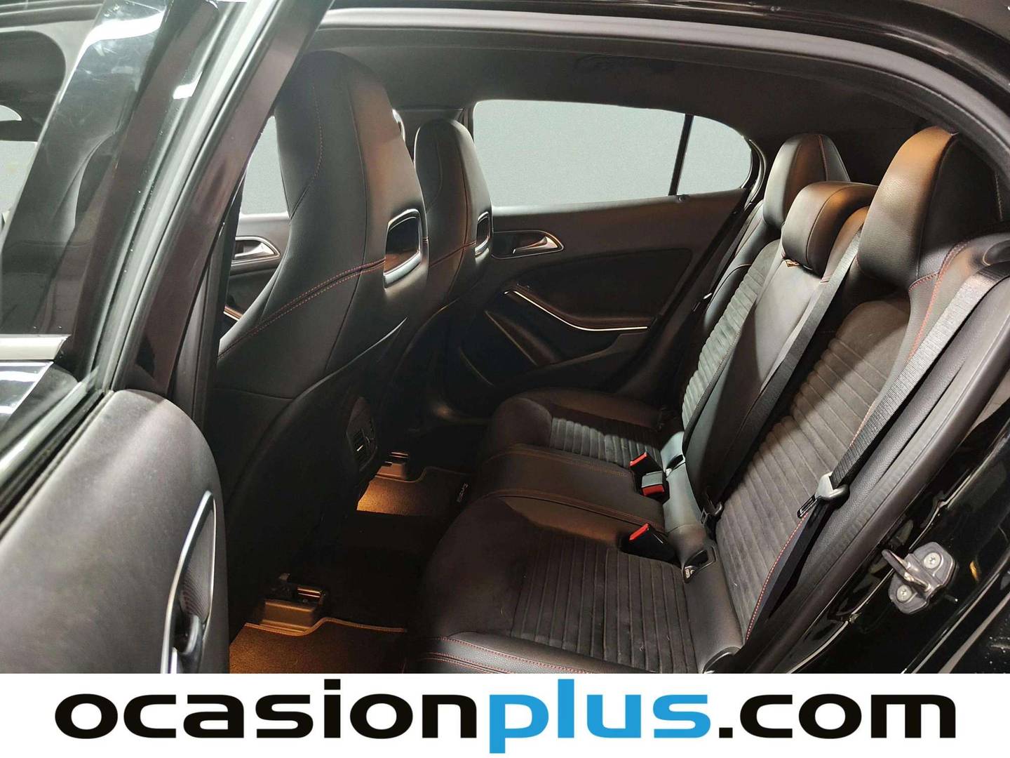 Foto asientos traseros Mercedes GLA Mercedes GLA 200 (156 CV) Pack AMG