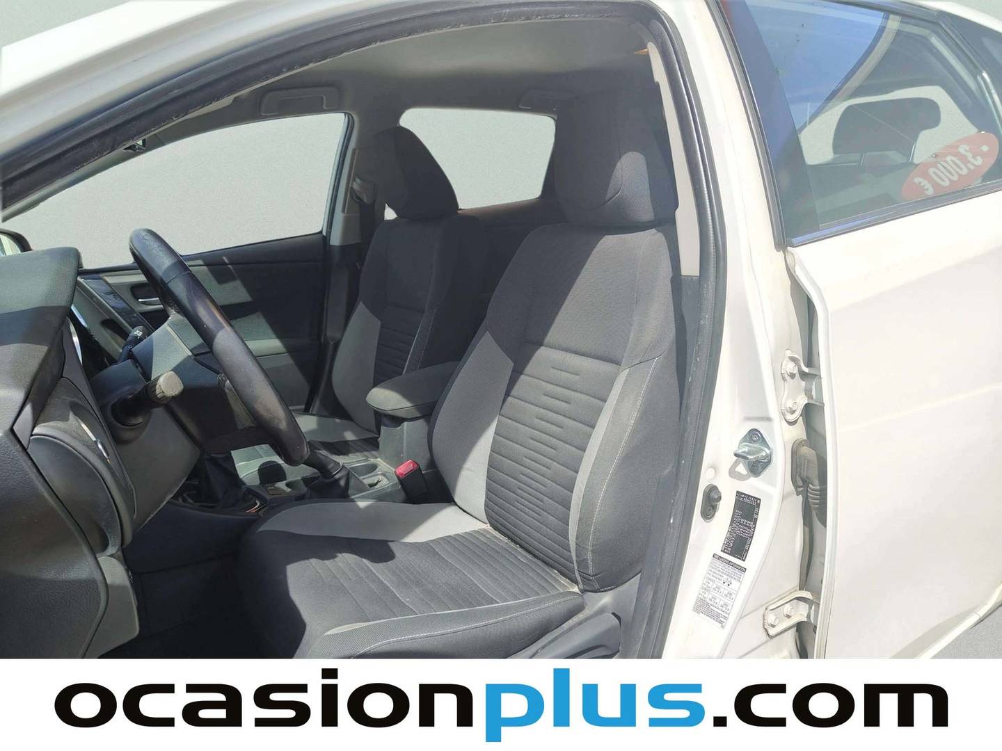 Foto asientos delanteros Toyota Auris Toyota Auris 120T Active  (116 CV)