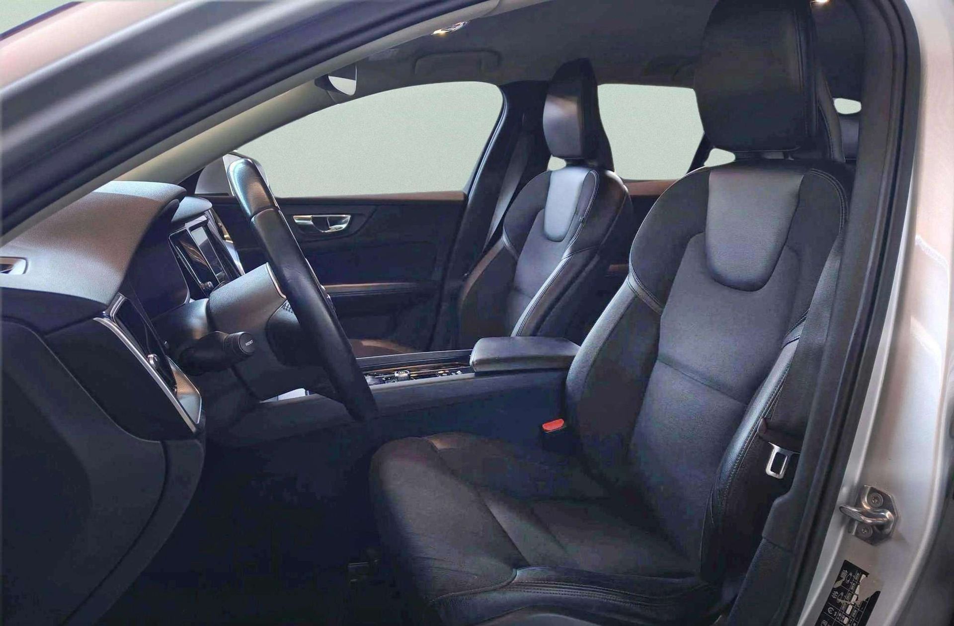 Volvo V60 D4 AWD - foto 12