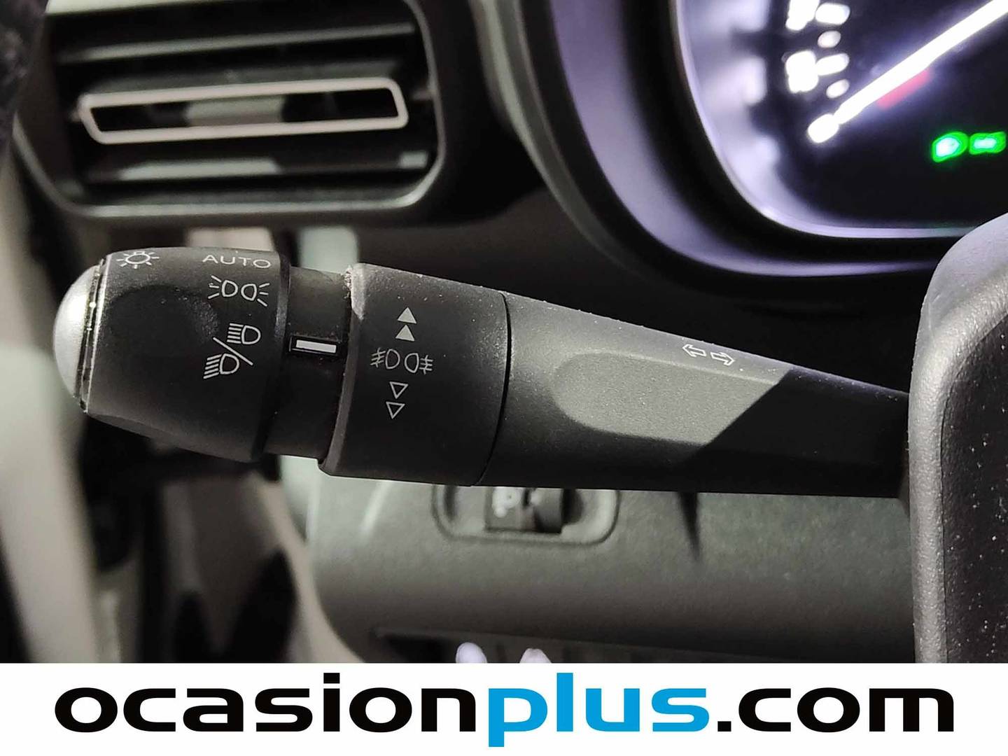 Foto Citroën Berlingo Citroen Berlingo Talla M BlueHDi 130 S&S 6v Rip Curl (130 CV)