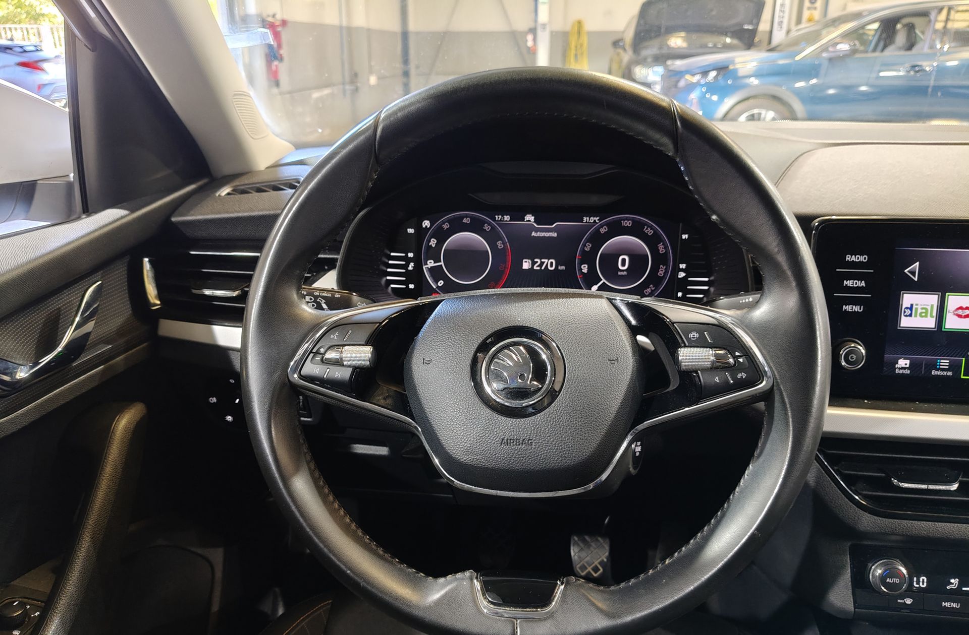 Škoda Kamiq 1.0 TSI Ambition - foto 23