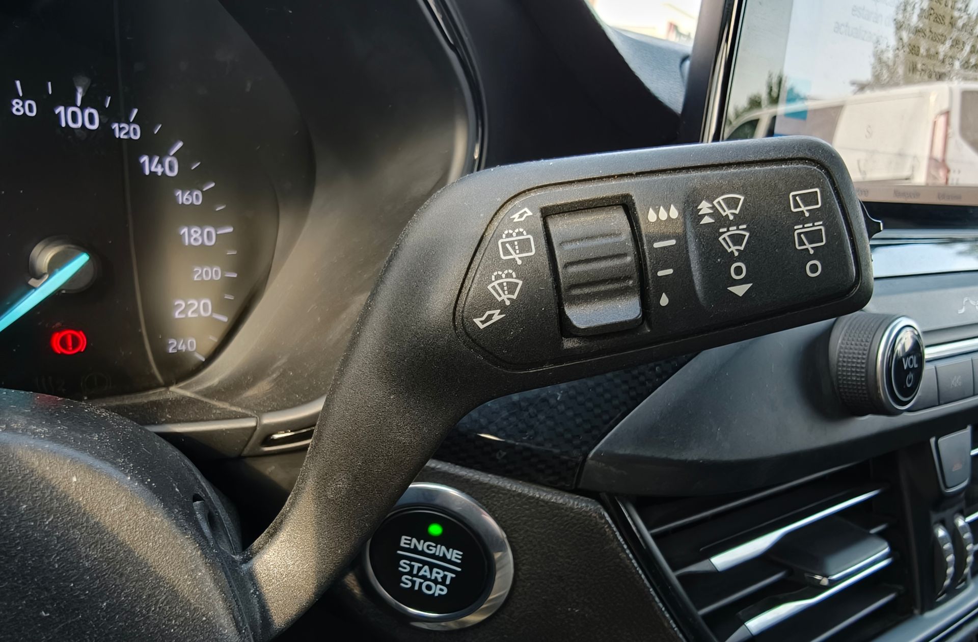 Ford Focus 1.0 EcoBoost ST-Line - foto 29