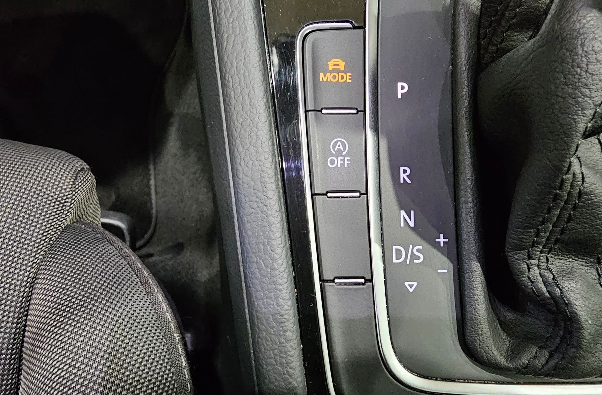 Volkswagen Golf Sport 2.0 TDI DSG - foto 14