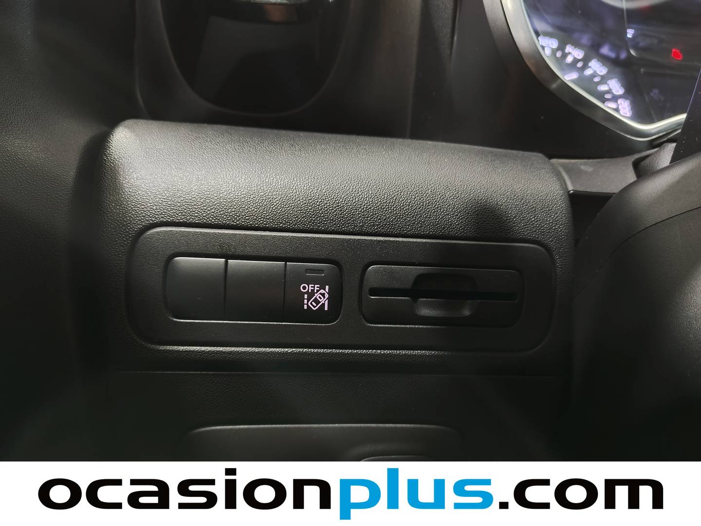 Equipamiento del Citroën C3 Aircross Citroën C3 Aircross PureTech 110 S&S Plus (110 CV)