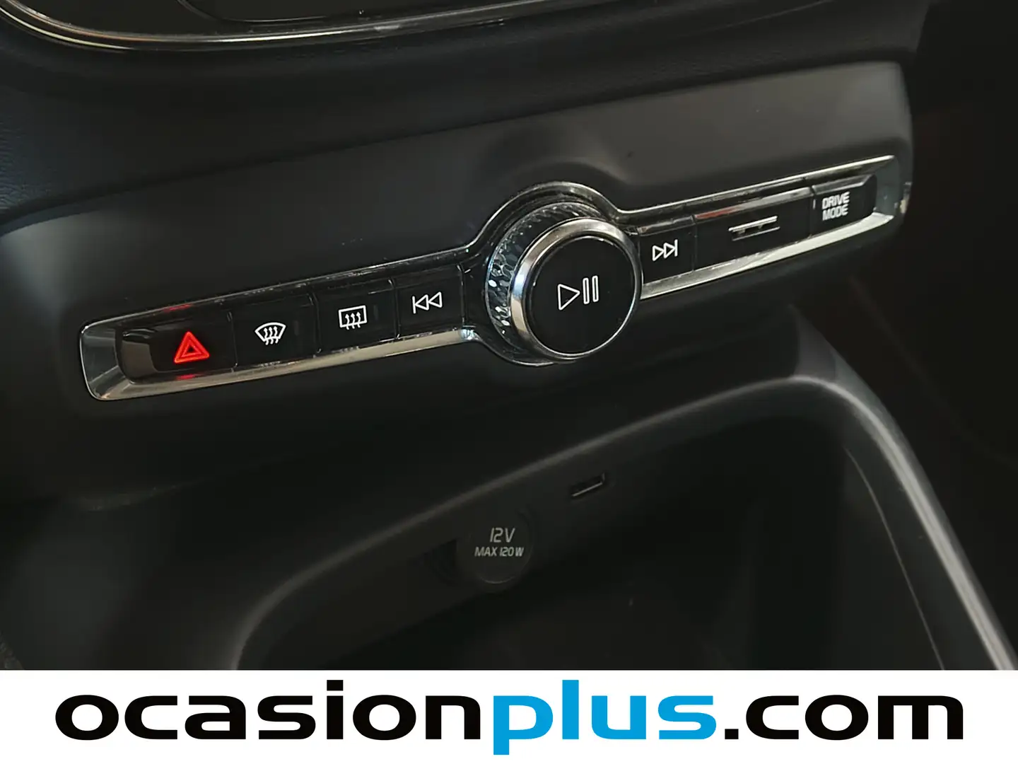 Foto Volvo XC40 Volvo XC40 T4 Momentum Auto (190 CV)