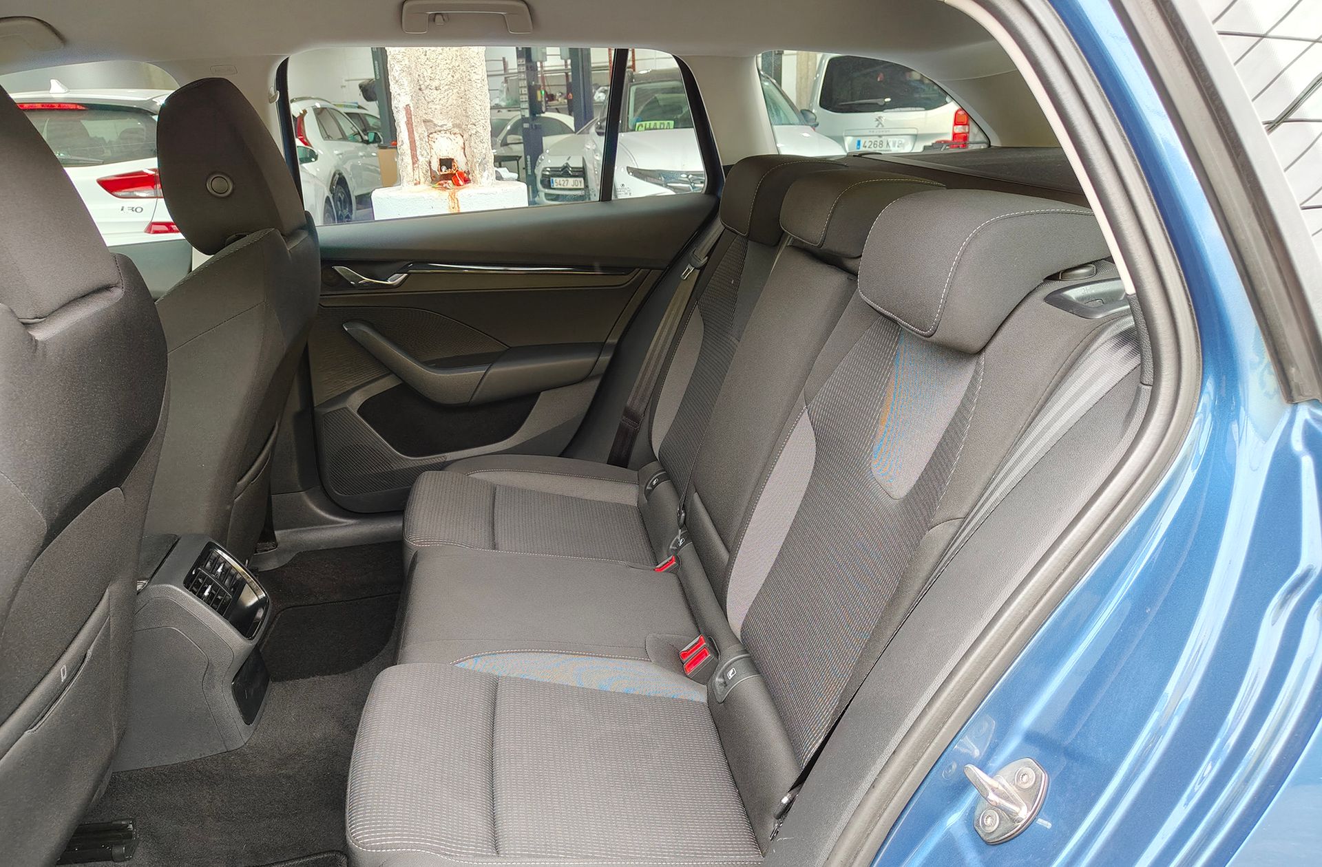 Škoda Octavia Combi 1.5 TSI G-TEC Ambition DSG - foto 13