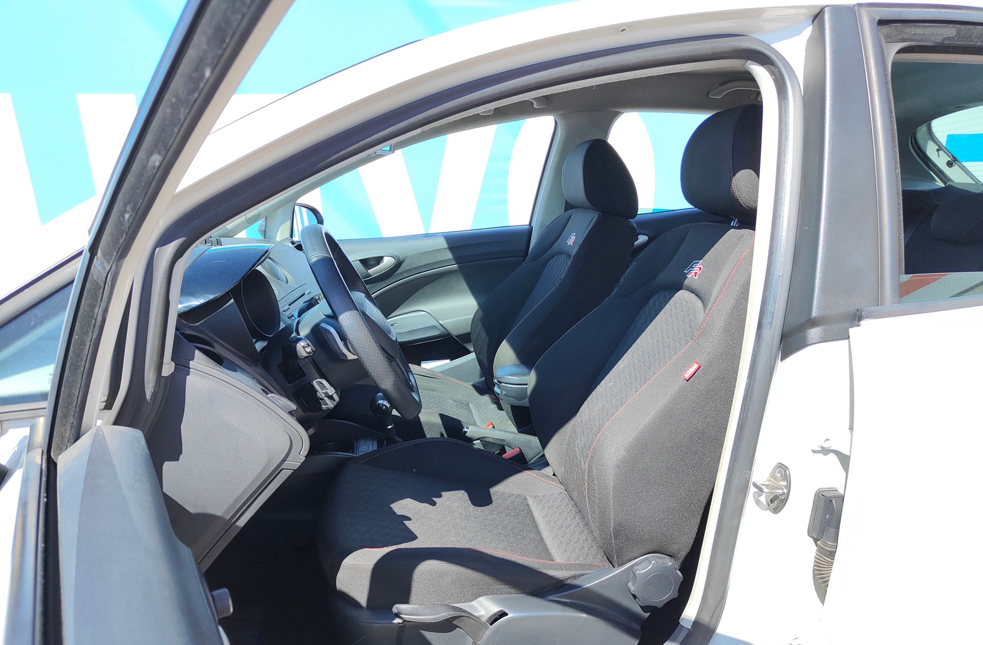 SEAT Ibiza 1.4 TSI FR DSG - foto 8