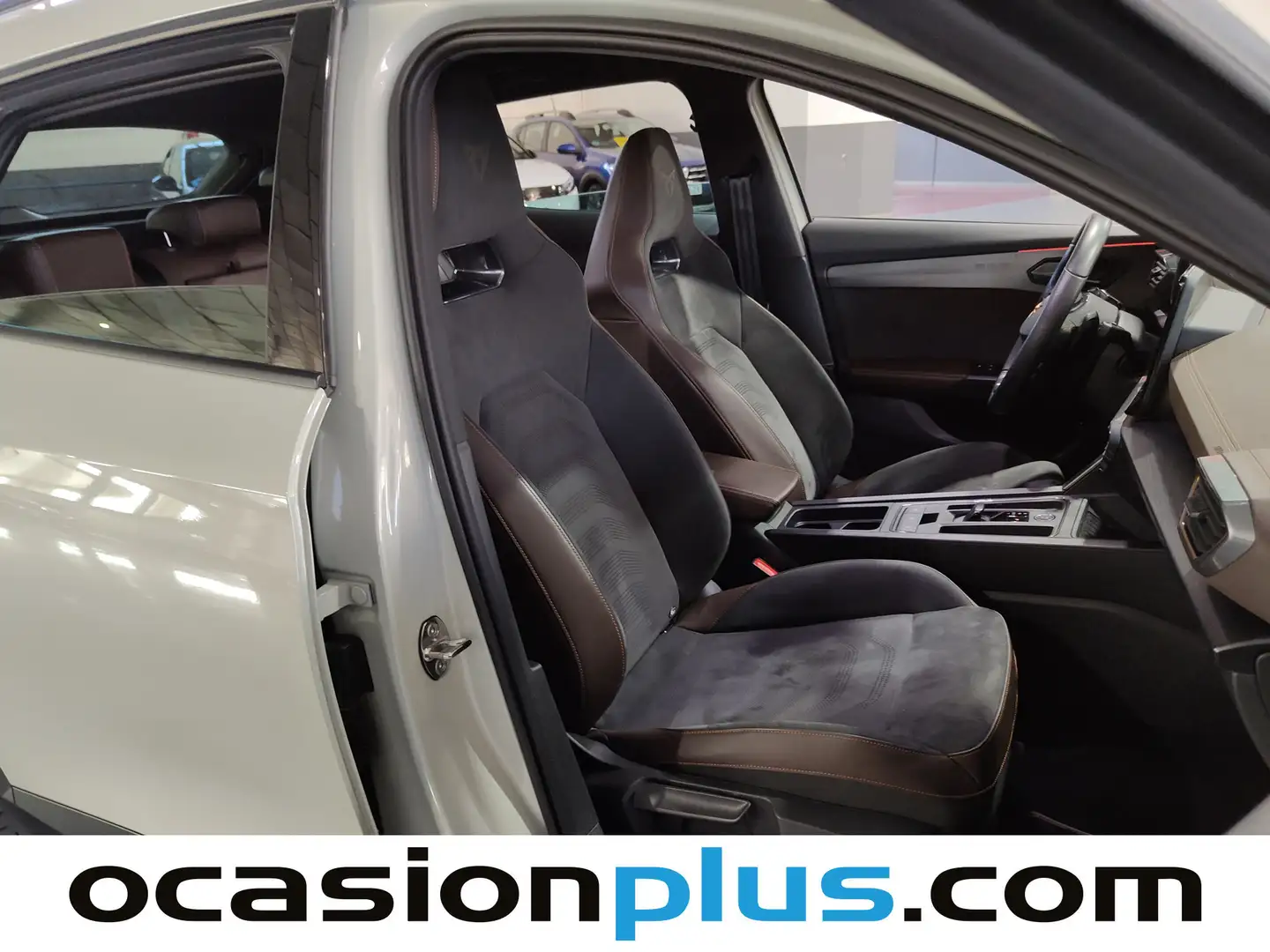 Foto Cupra Formentor CUPRA Formentor 2.5 TSI VZ5 Taiga Grey 4Drive DSG (390 CV)