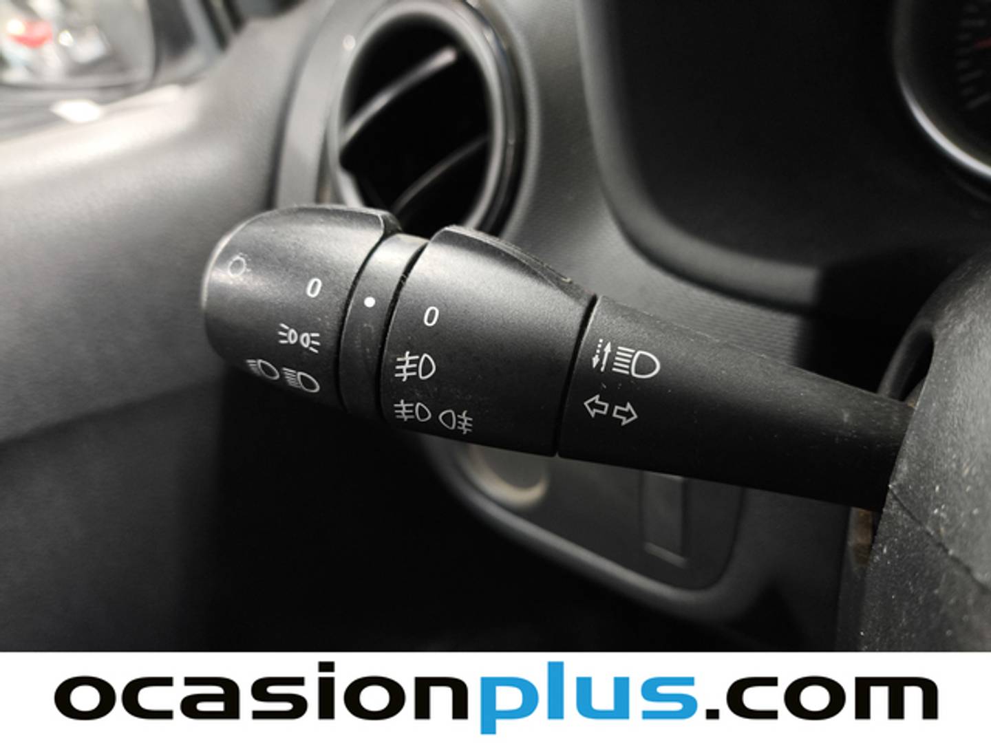 Extras y acabados del Dacia Logan Dacia Logan Essential 1.0 (75 CV)