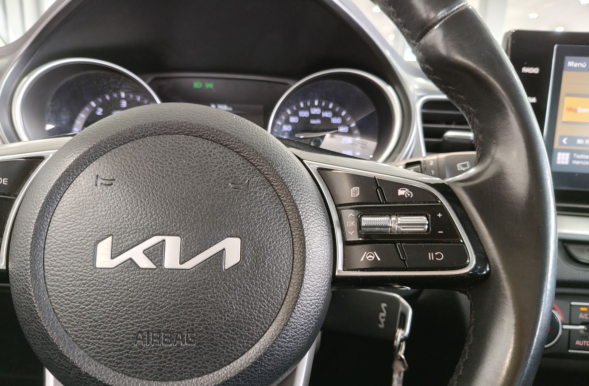 Kia Ceed 1.6 MHEV iMT Drive - foto 25