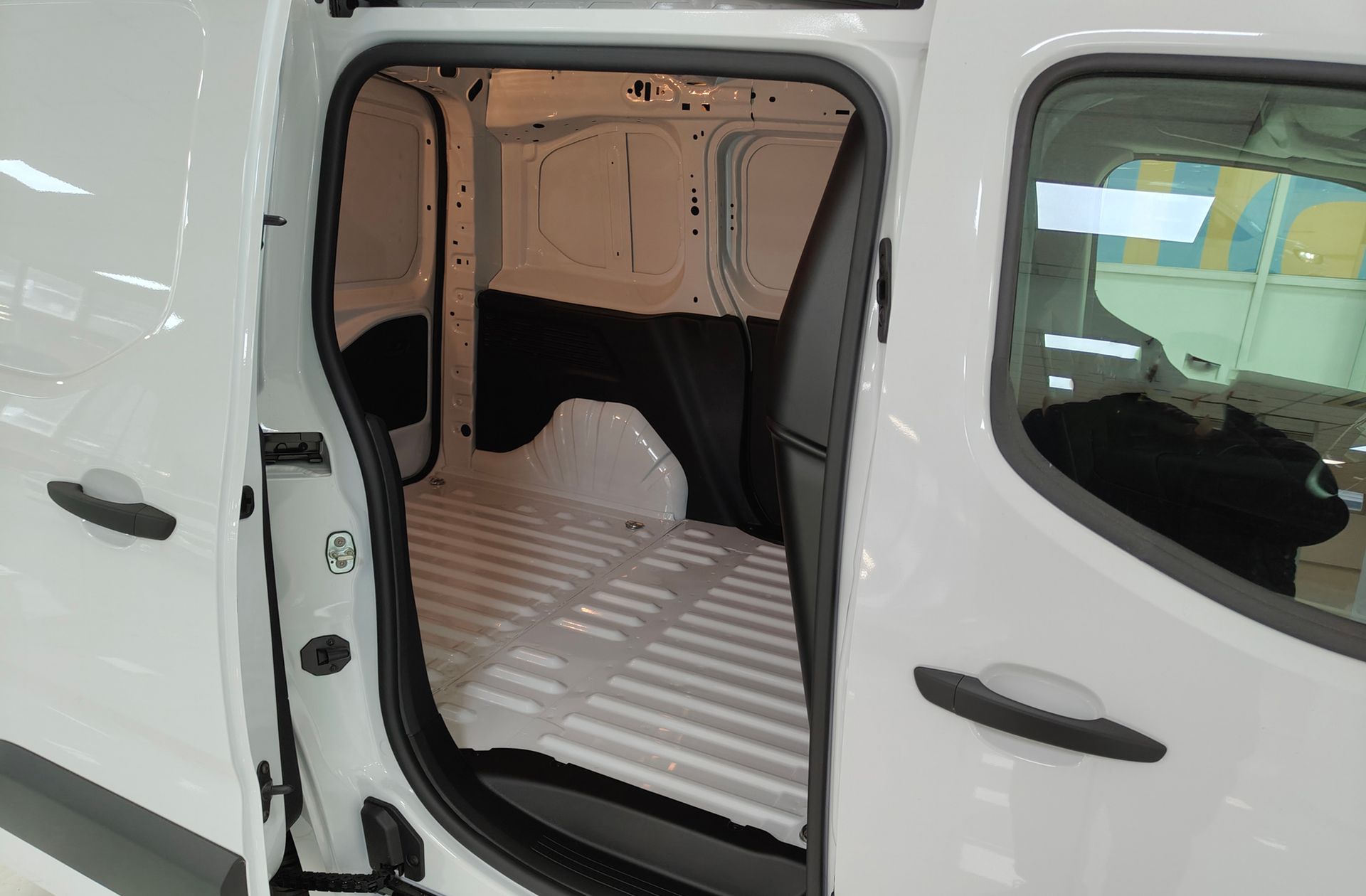 Fiat Doblò Furgon Furgón BlueHDi 100 M - foto 13