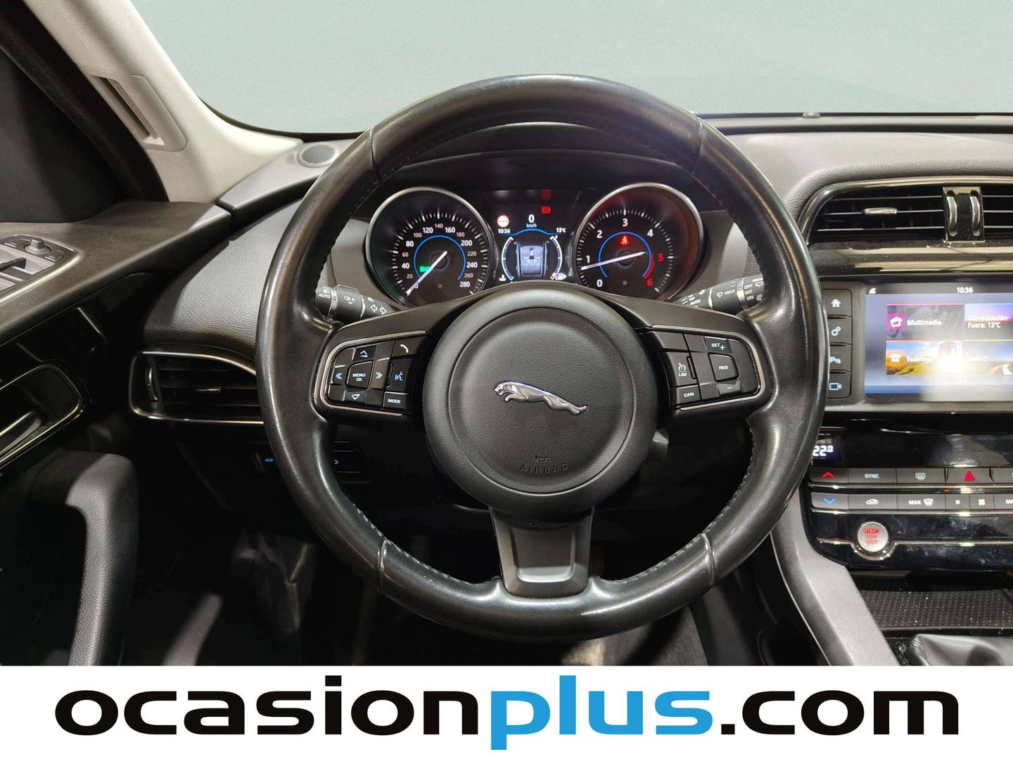 Foto Jaguar F-Pace Jaguar F-PACE 2.0L i4D Pure AWD (180 CV)