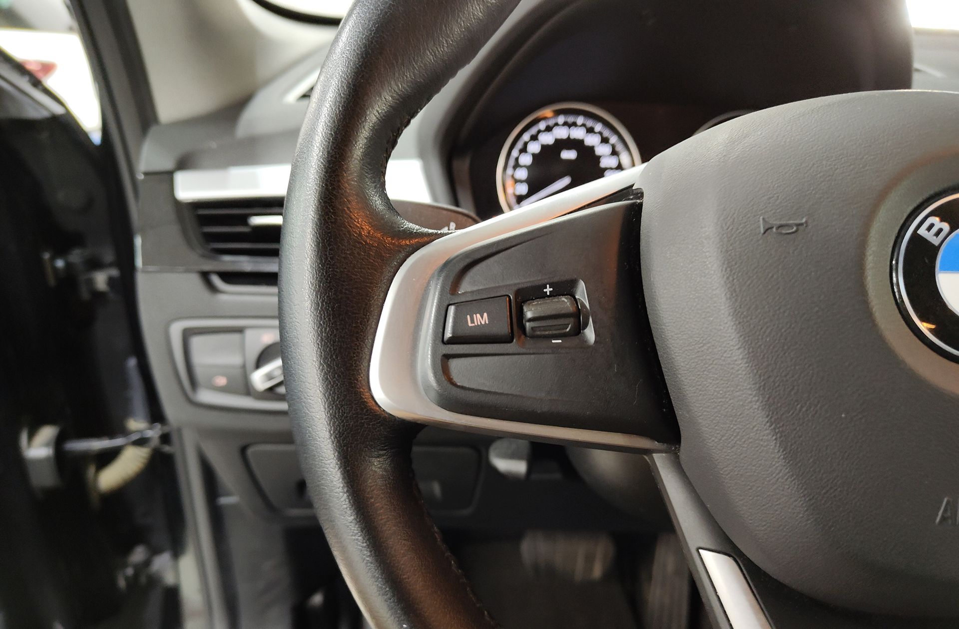 BMW X1 sDrive18d - foto 24