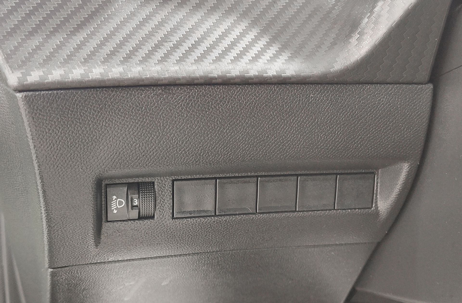 Peugeot 208 Style Hybrid 110 eDCS6 - foto 24