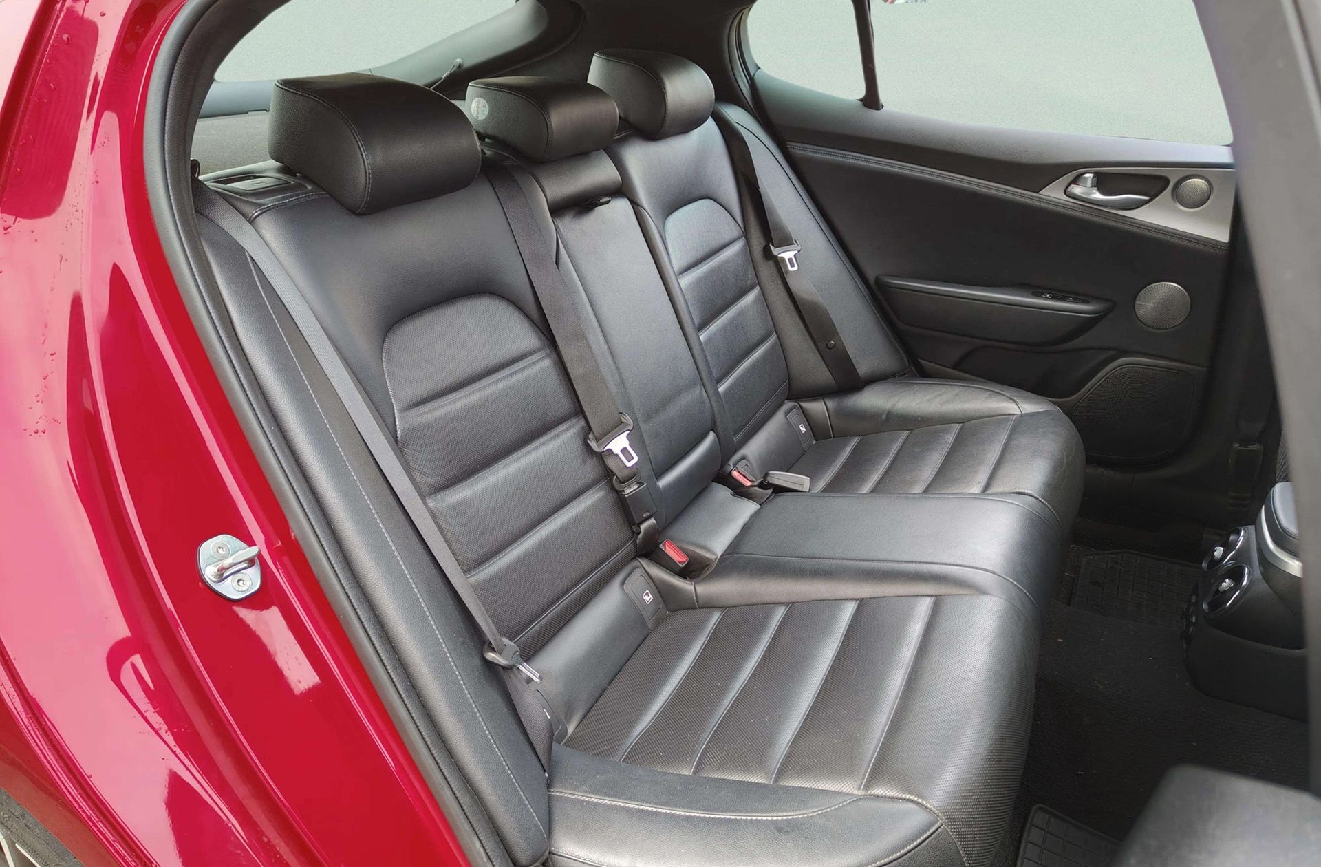 Kia Stinger 2.0 T-GDi GT Line 4x2 - foto 25