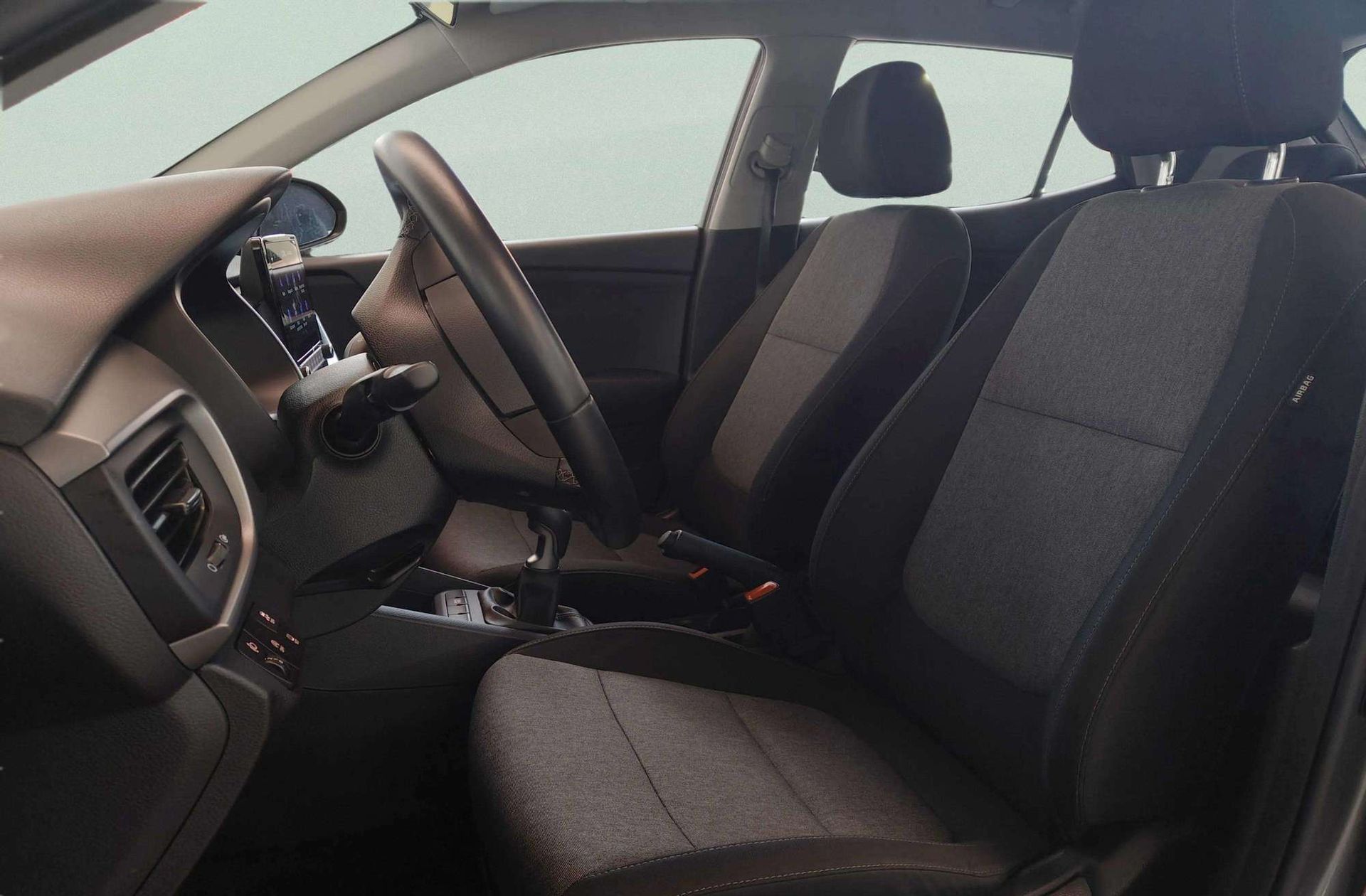 Kia Stonic 1.0 T-GDi MHEV Concept - foto 12