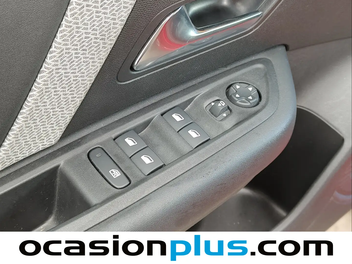 Foto Citroën C4 X Citroen C4 X PureTech 130 S&S Plus EAT8 (131 CV)