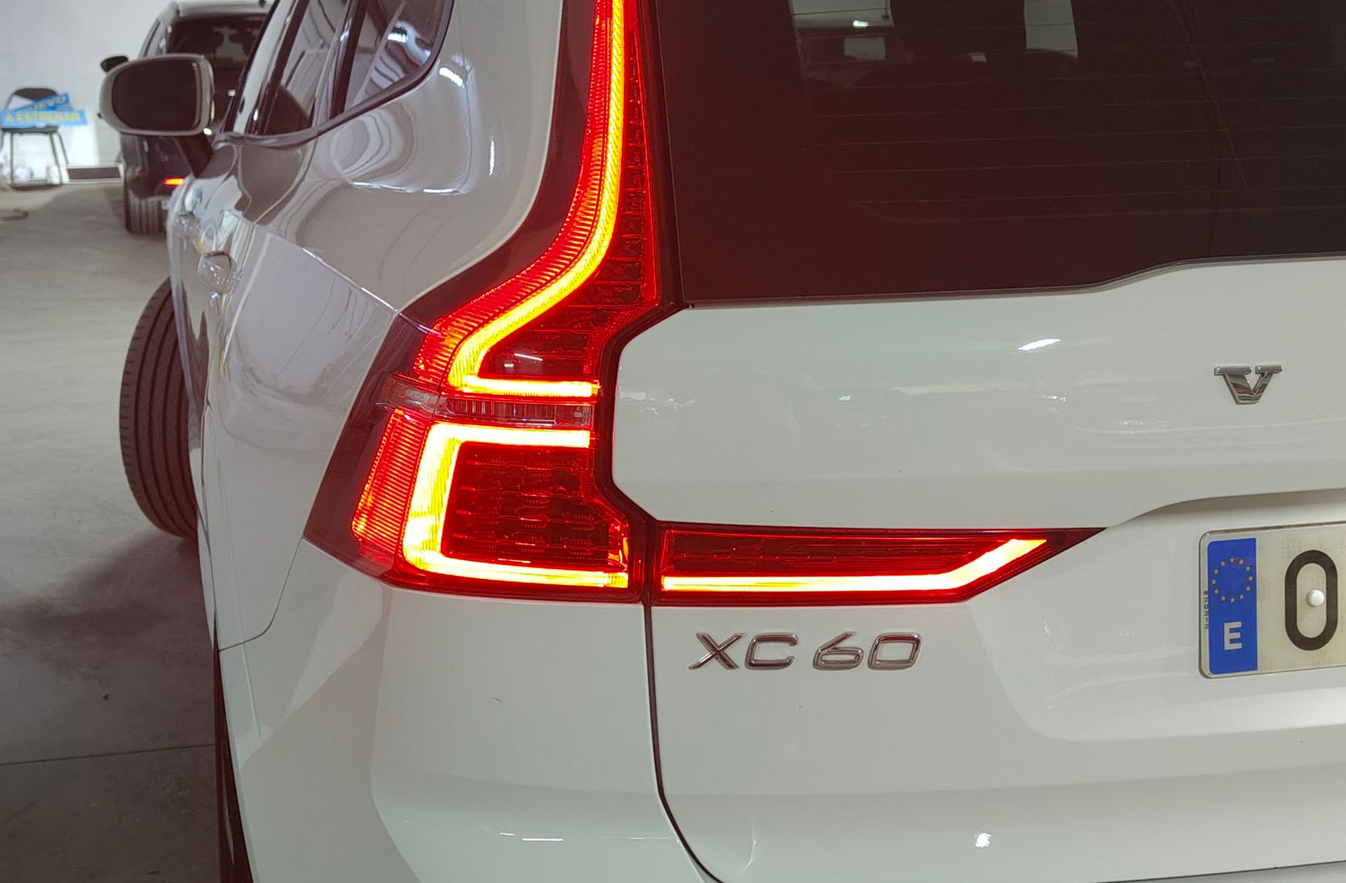Volvo XC60 D4 Momentum - foto 18