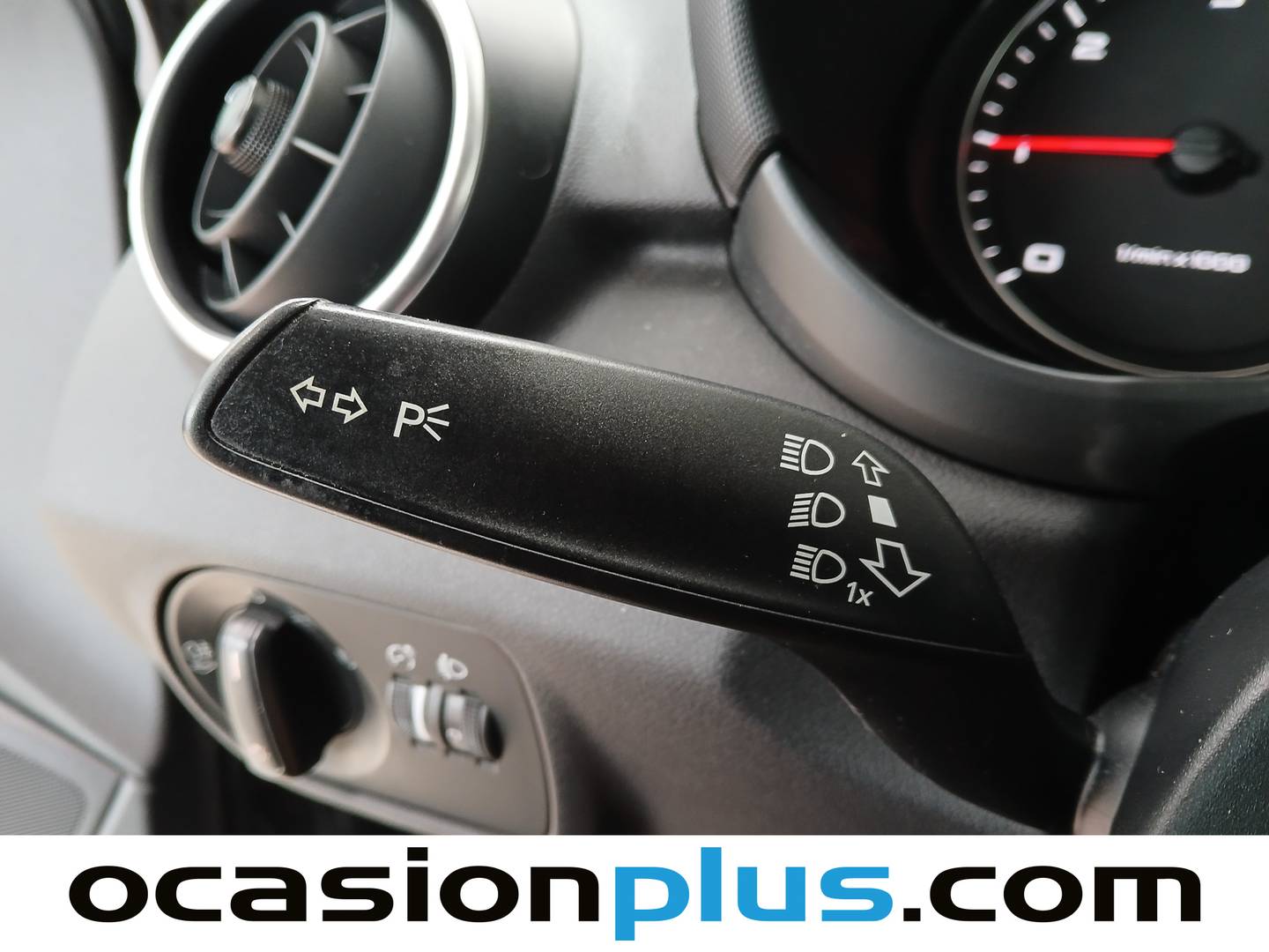 Equipamiento del Audi A1 Audi A1 Sportback Attraction 1.4 TDI (90 CV)