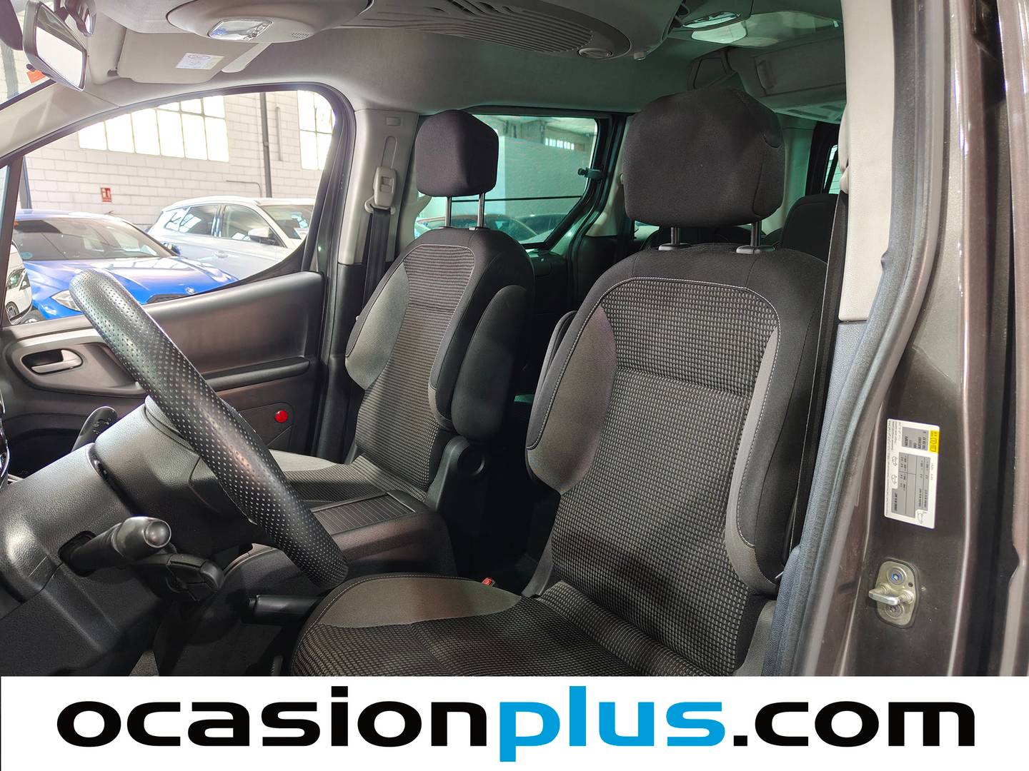 Foto asientos delanteros Peugeot Partner Peugeot Partner Tepee BlueHDi 120 Outdoor (120 CV)