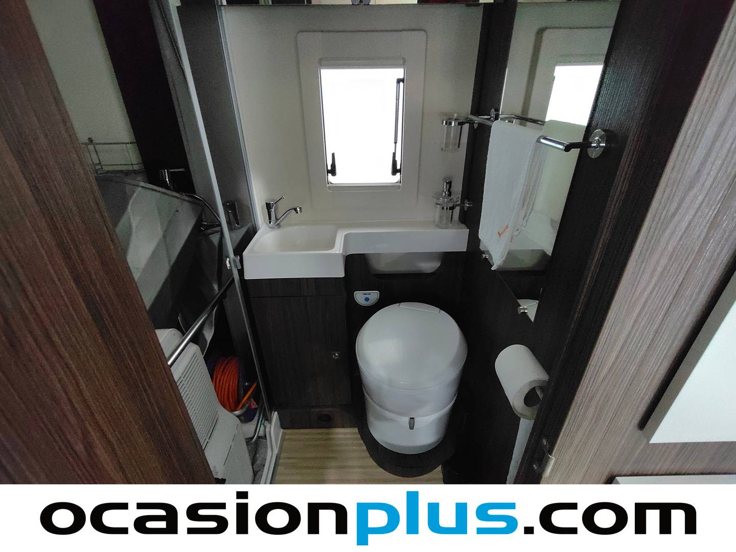 Acabados Benimar Tessoro Benimar Tessoro 2.2D 481 (170 CV ) 4 Plazas
