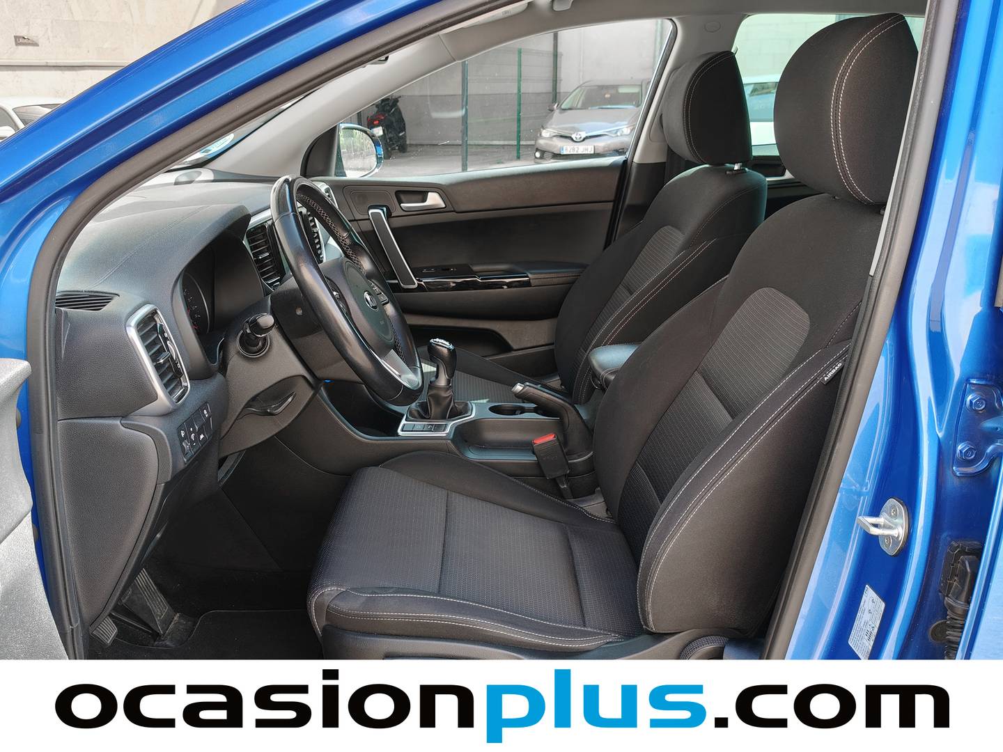 Foto asientos delanteros KIA Sportage KIA Sportage 1.6 CRDi MHEV Drive Plus 4x2 (115 CV)