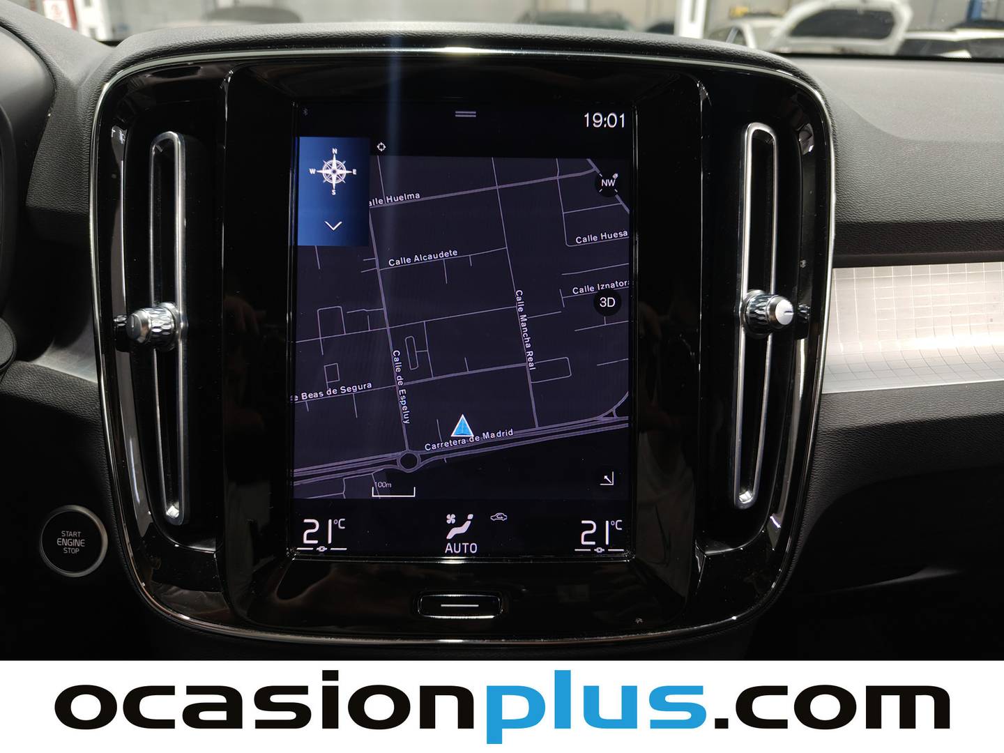 Extras y acabados del Volvo XC40 Volvo XC40 B3 G Momentum Pro Auto (163 CV)