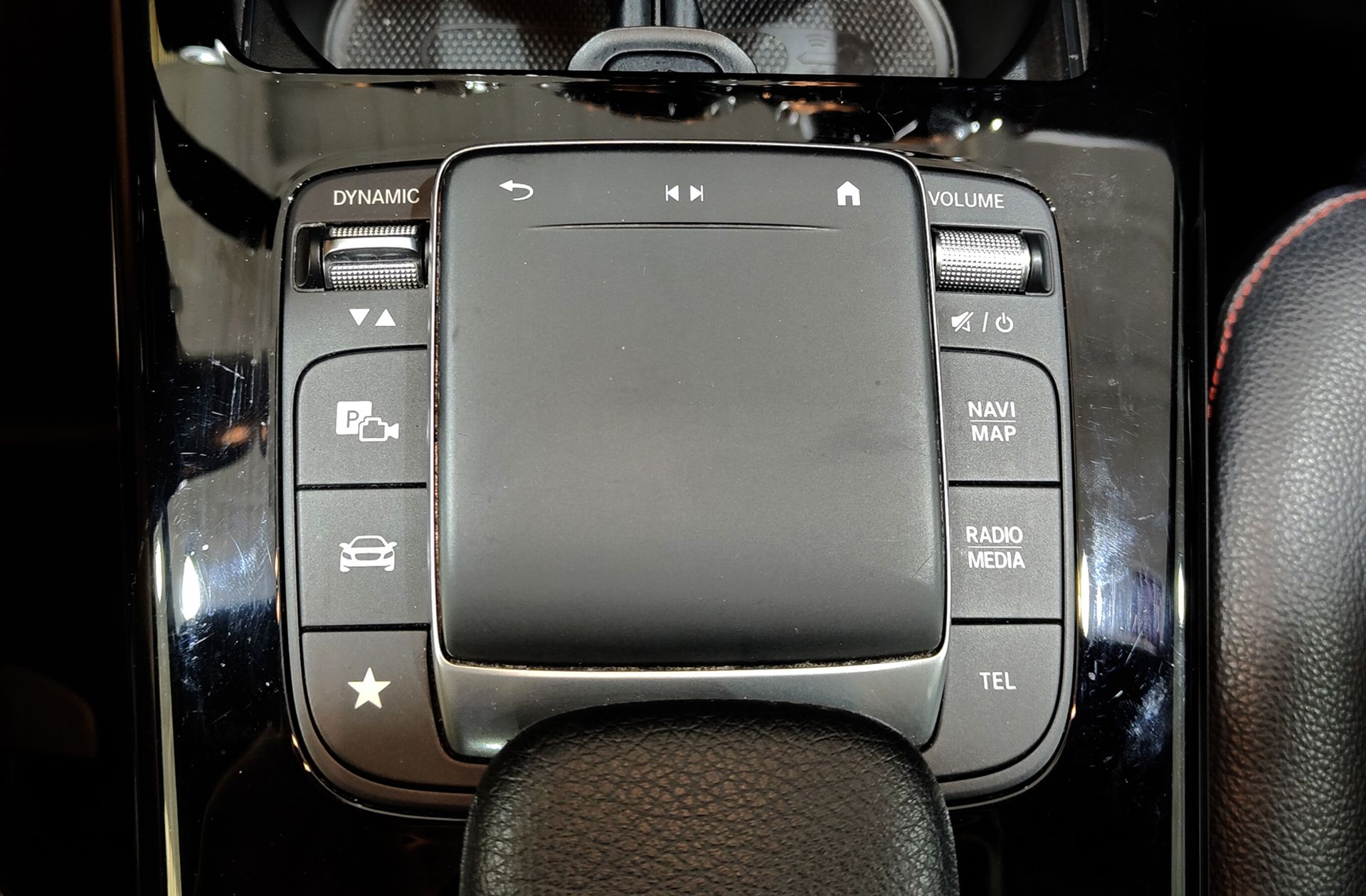 Mercedes-Benz Clase A 180 Paquete AMG - foto 38