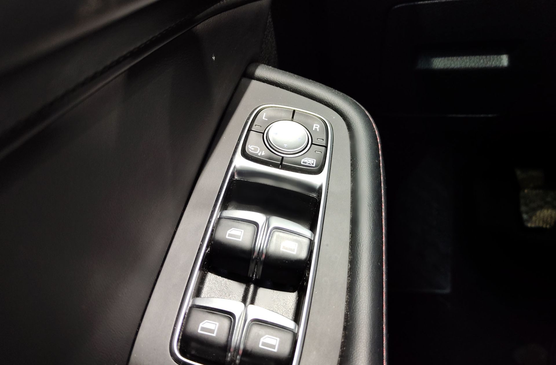 MG HS 1.5 Turbo GDI Comfort - foto 35