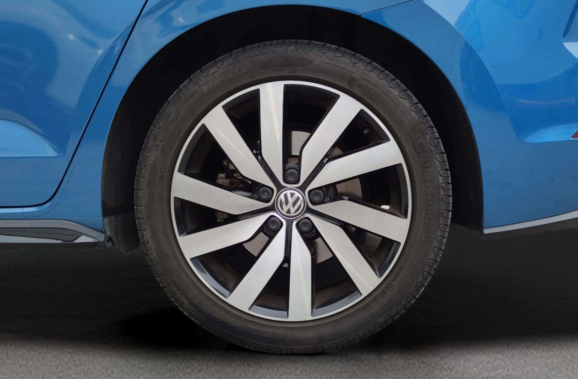 Volkswagen Touran Sport 1.8 TSI DSG 7 plazas Pack R-Line - foto 49