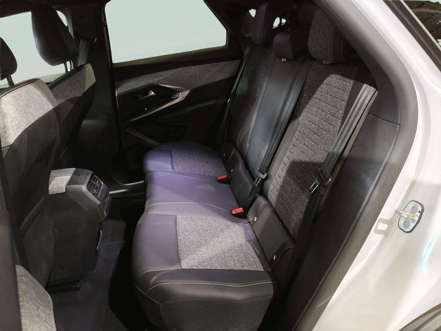 Foto asientos traseros Peugeot 3008 Hybrid Peugeot 3008 Hybrid 145 Allure eDCS6 (145 CV)