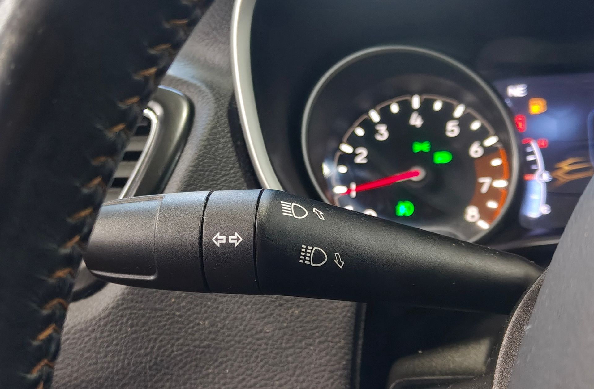 Jeep Compass 1.4 MultiAir Limited 4x2 - foto 26