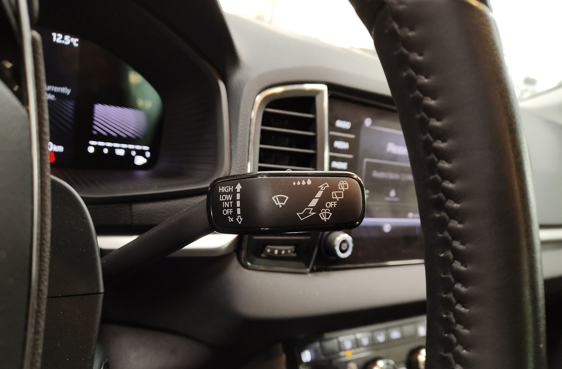 Škoda Karoq 2.0 TDI Selection - foto 26