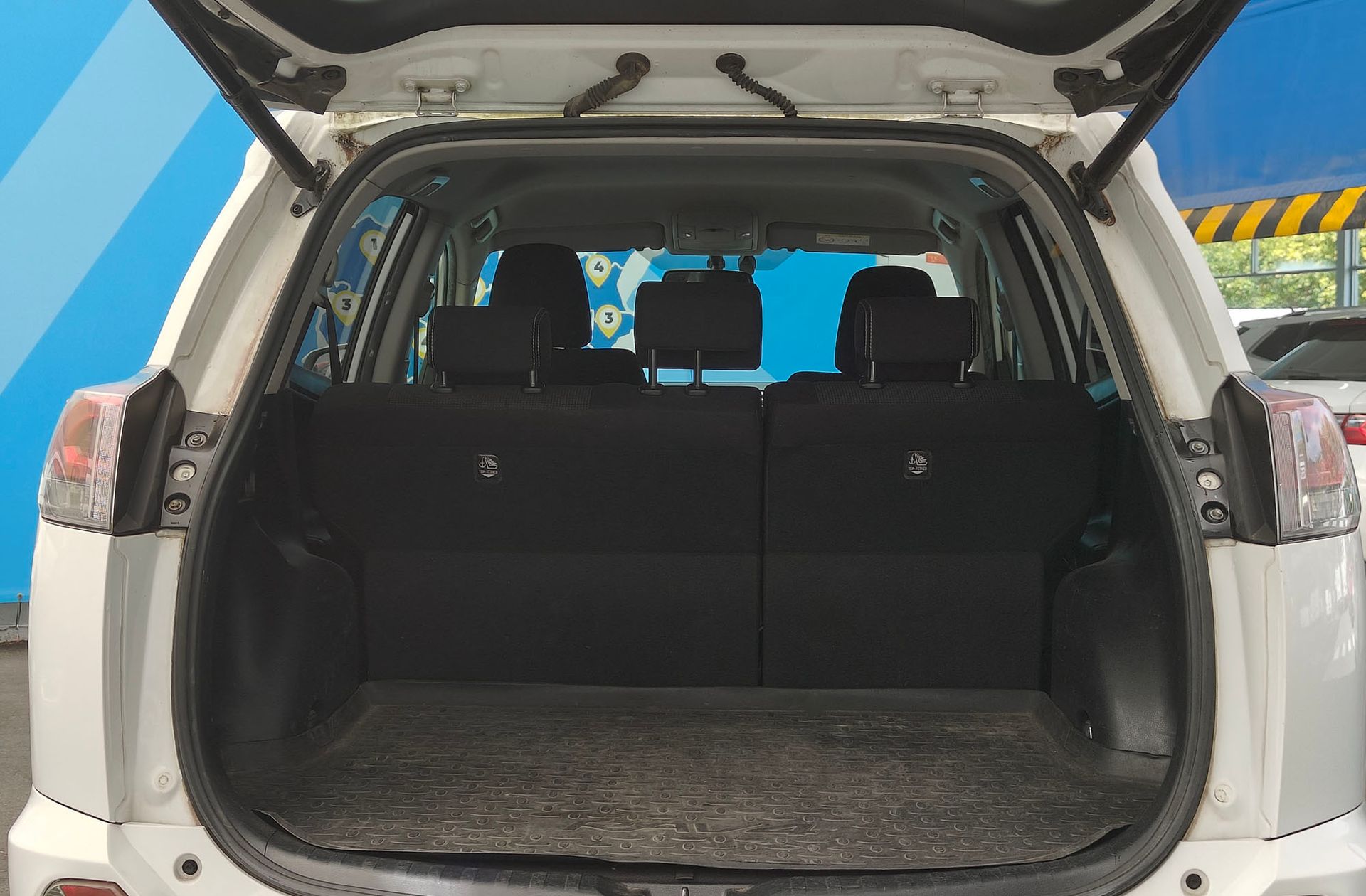 Toyota RAV4 150D 2WD Advance - foto 14