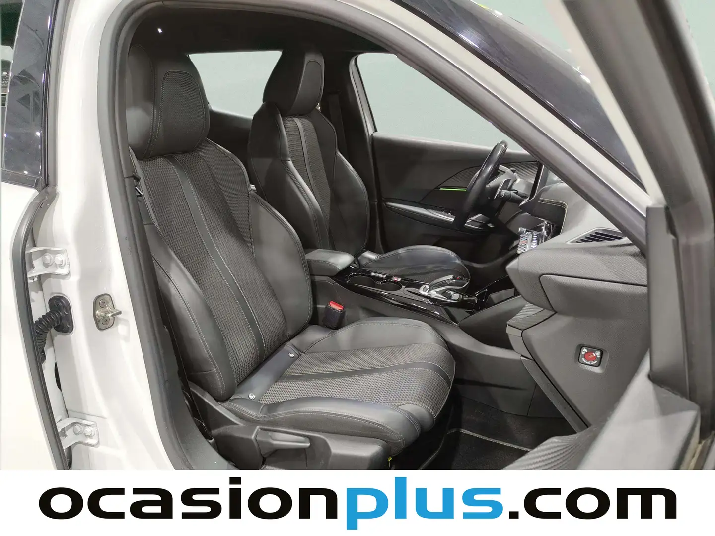 Foto Peugeot 2008 Peugeot 2008 BlueHDi 130 S&S GT Line EAT8 (130 CV)