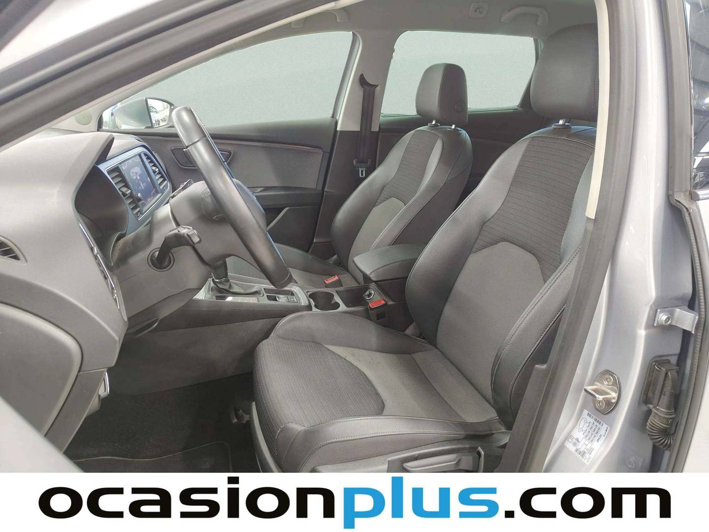 Foto asientos delanteros Seat León Seat León ST 2.0 TDI S&S Xcellence DSG (150 CV)