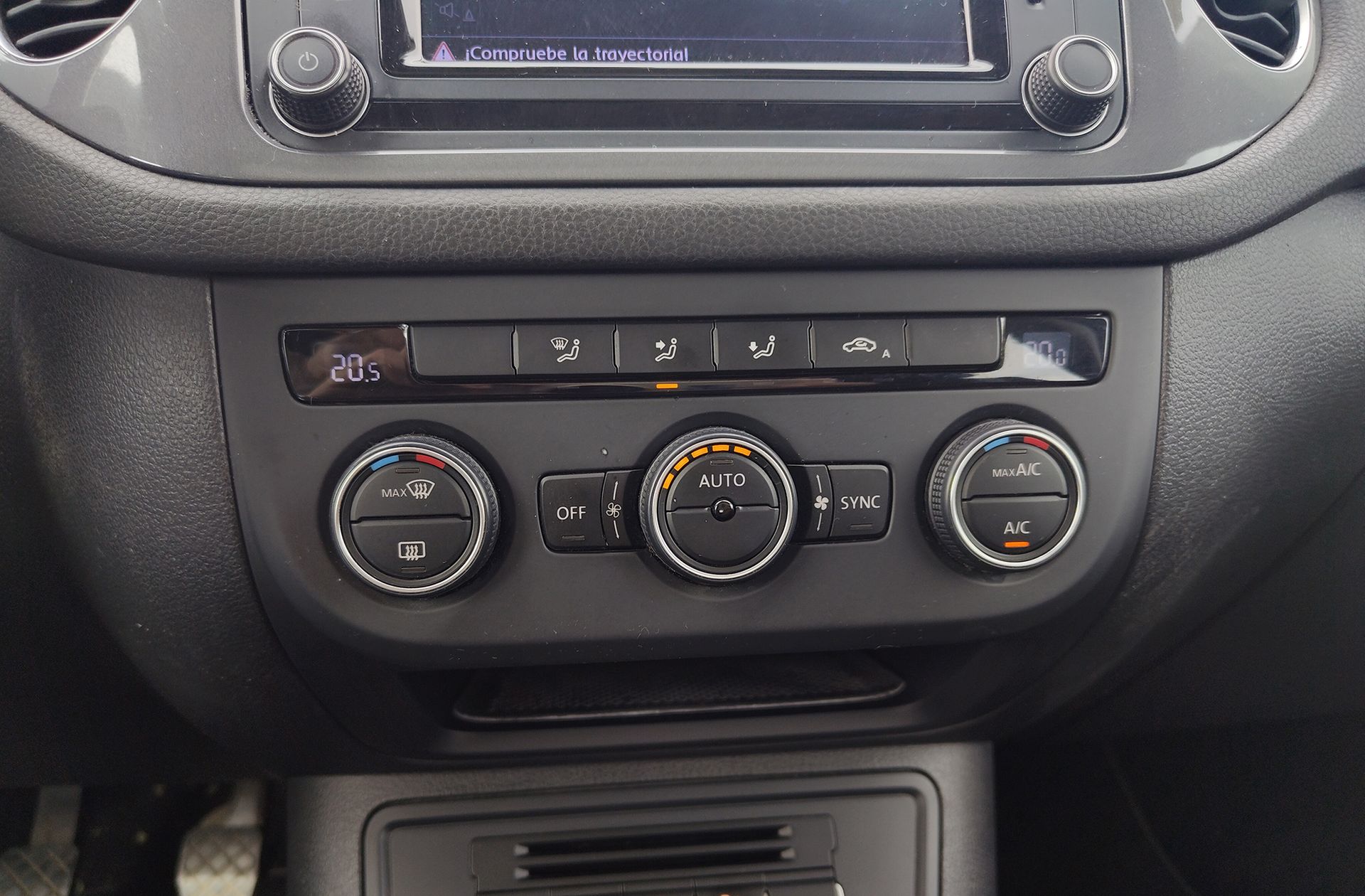 Volkswagen Tiguan T1 2.0 TDI BMT 4x2 - foto 31