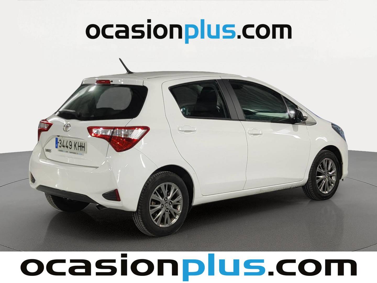 Foto trasera Toyota Yaris Toyota Yaris 1.5 Active Tech (111 CV) derecha