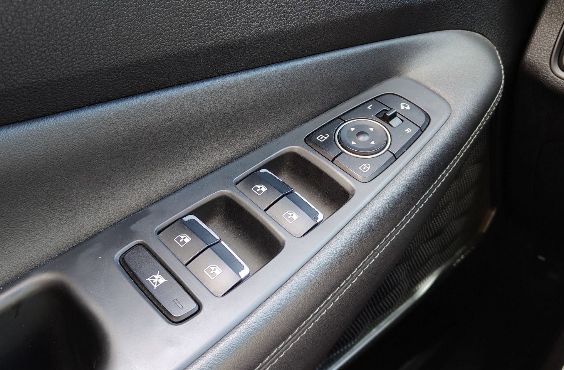 Hyundai Santa Fe 2.2 CRDi Tecno SR 4x2 7 plazas - foto 44